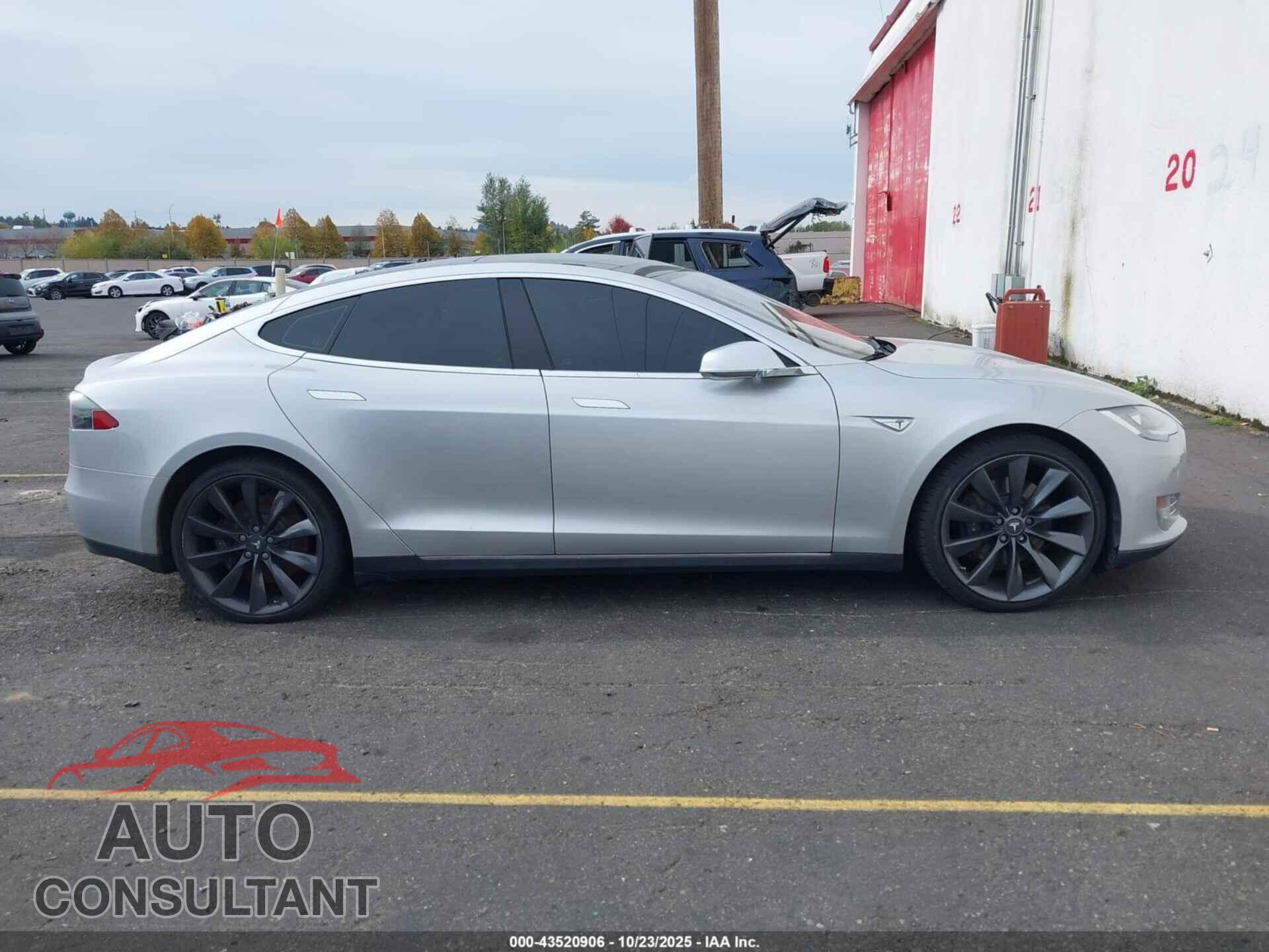 TESLA MODEL S 2013 - 5YJSA1CN1DFP26170
