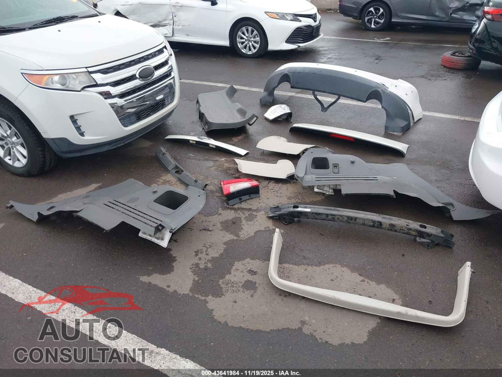 FORD EDGE 2013 - 2FMDK3GC3DBC30323
