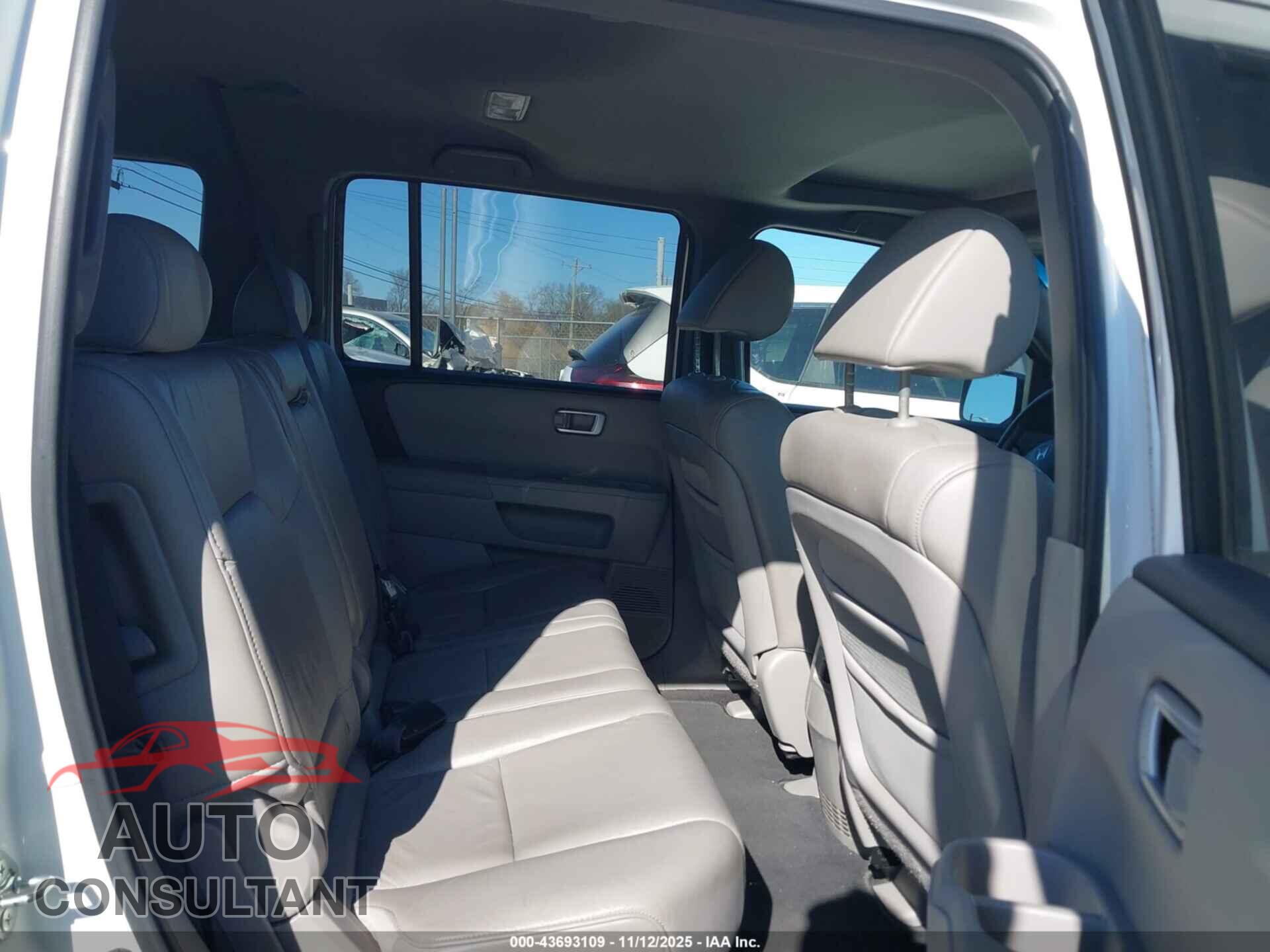 HONDA PILOT 2011 - 5FNYF3H76BB005230