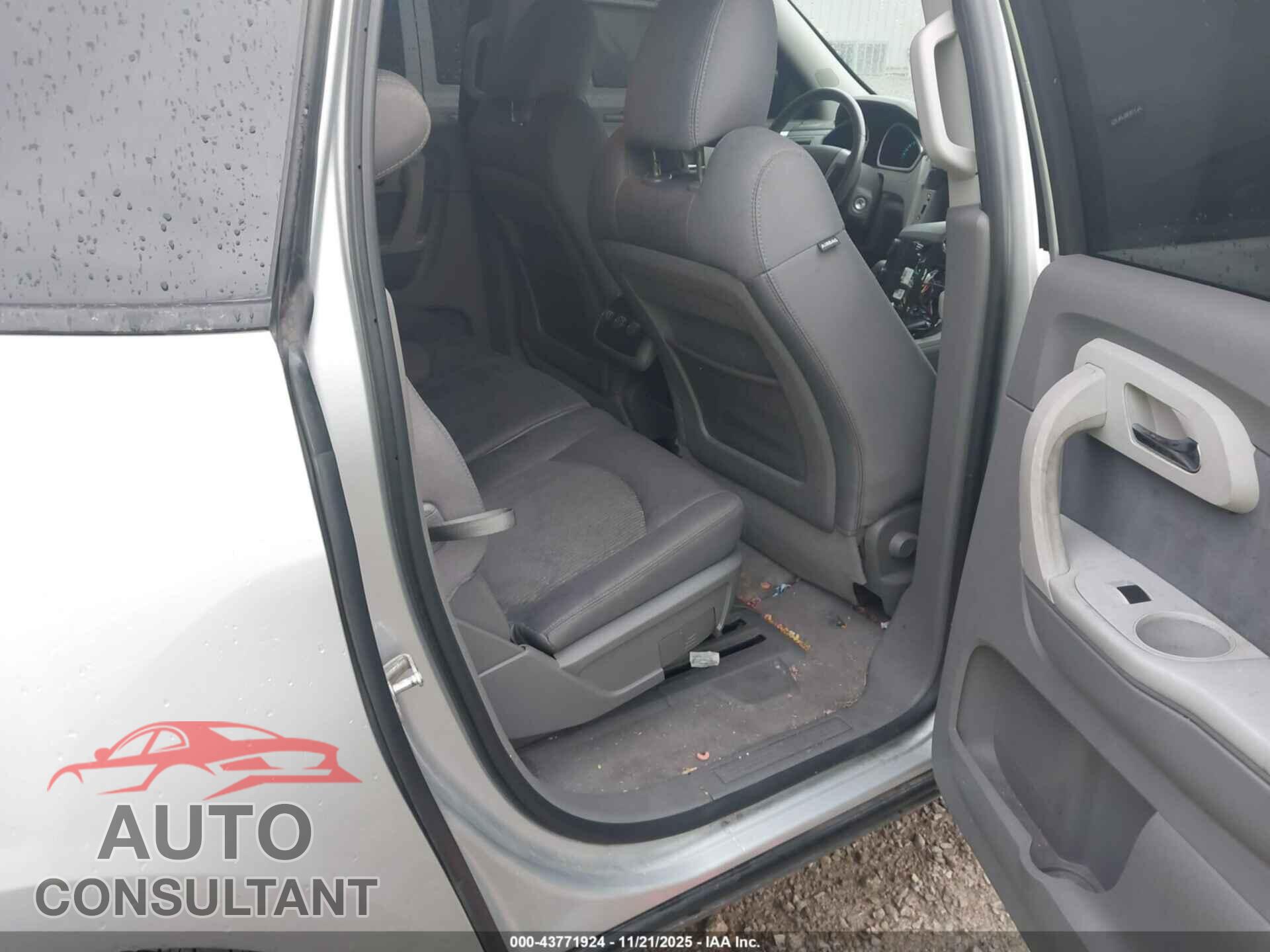 CHEVROLET TRAVERSE 2012 - 1GNKRFED9CJ375579