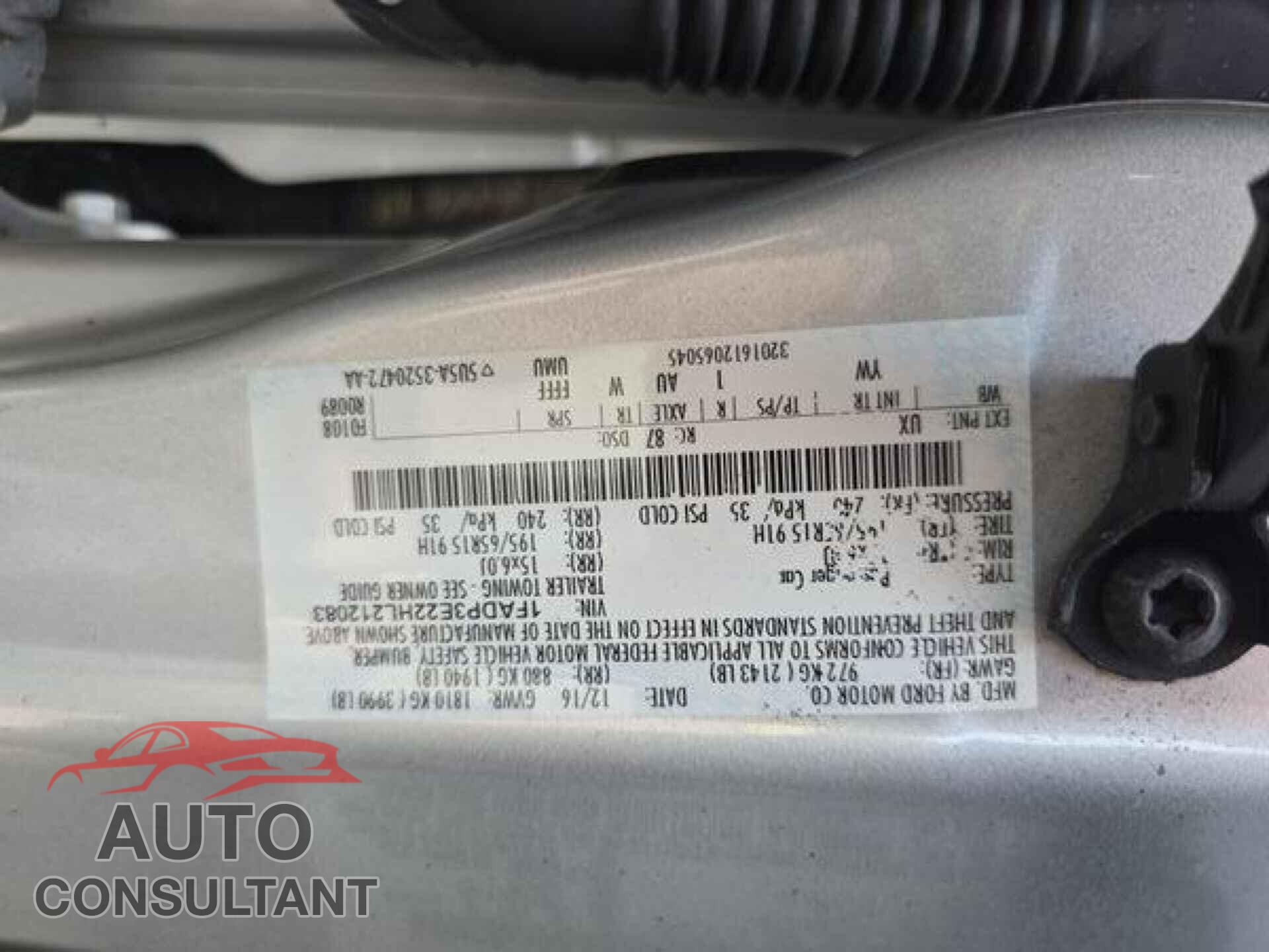 FORD FOCUS 2017 - 1FADP3E22HL212083