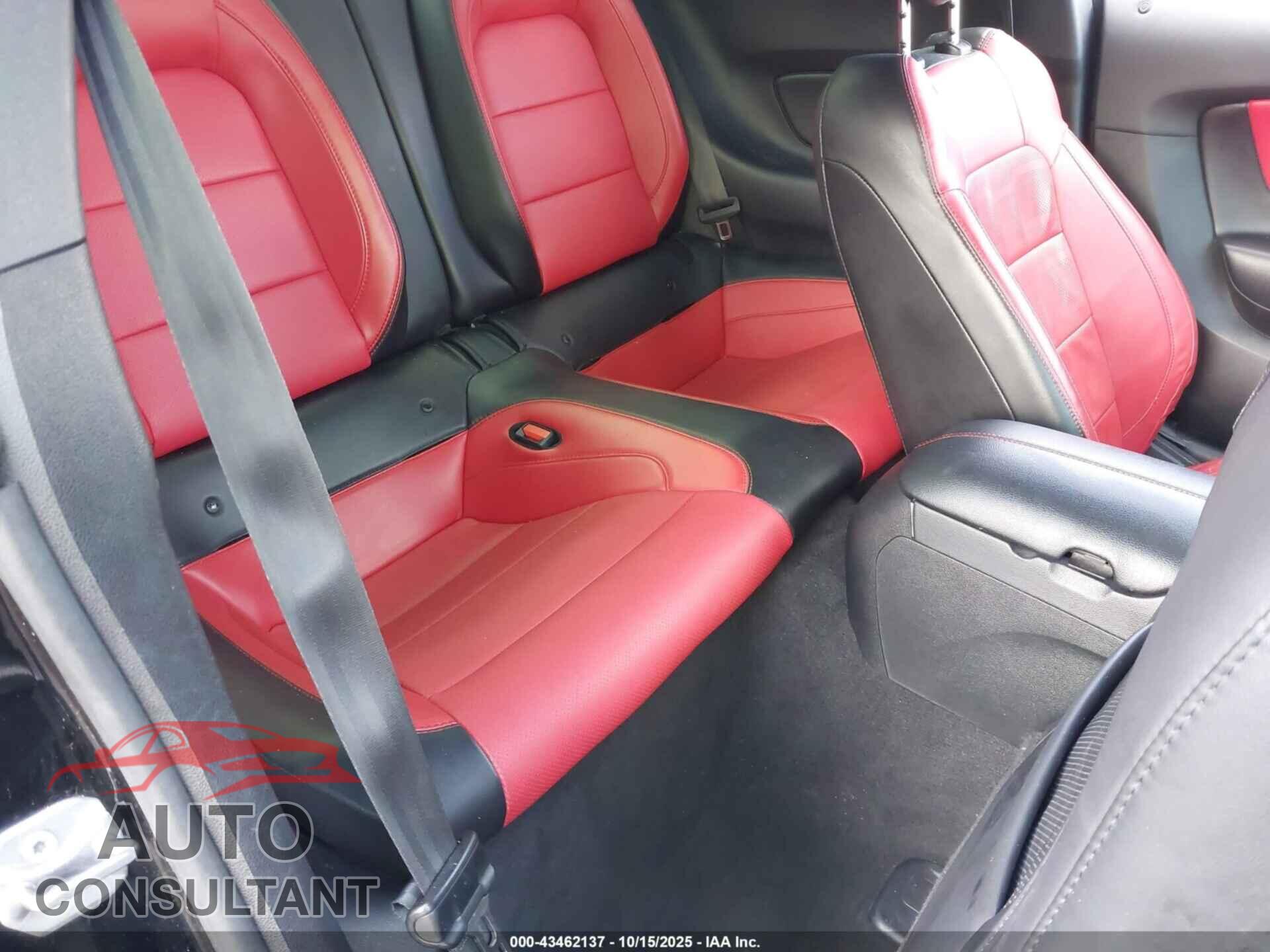 FORD MUSTANG 2022 - 1FA6P8TH5N5123783