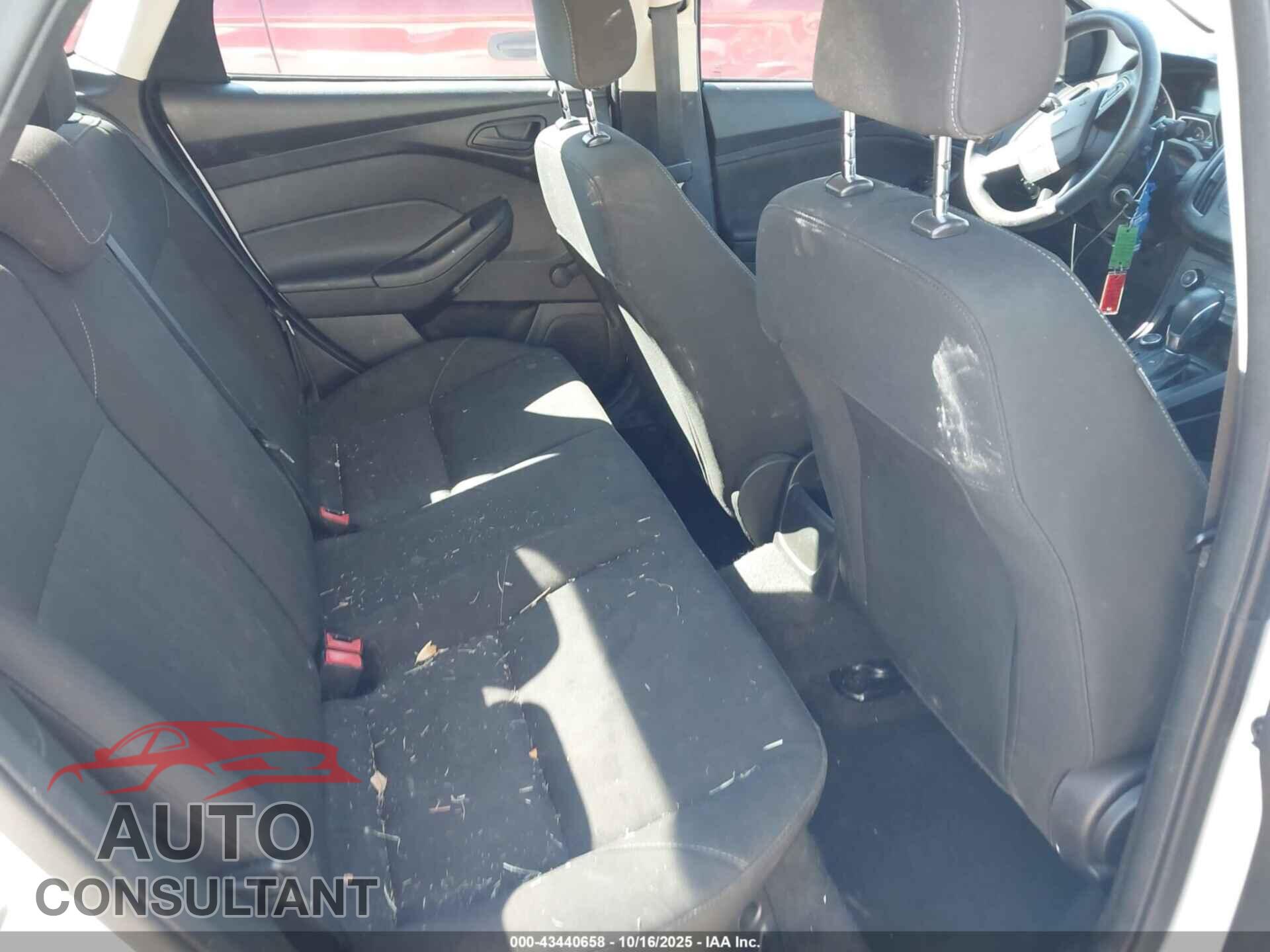 FORD FOCUS 2017 - 1FADP3E25HL221280