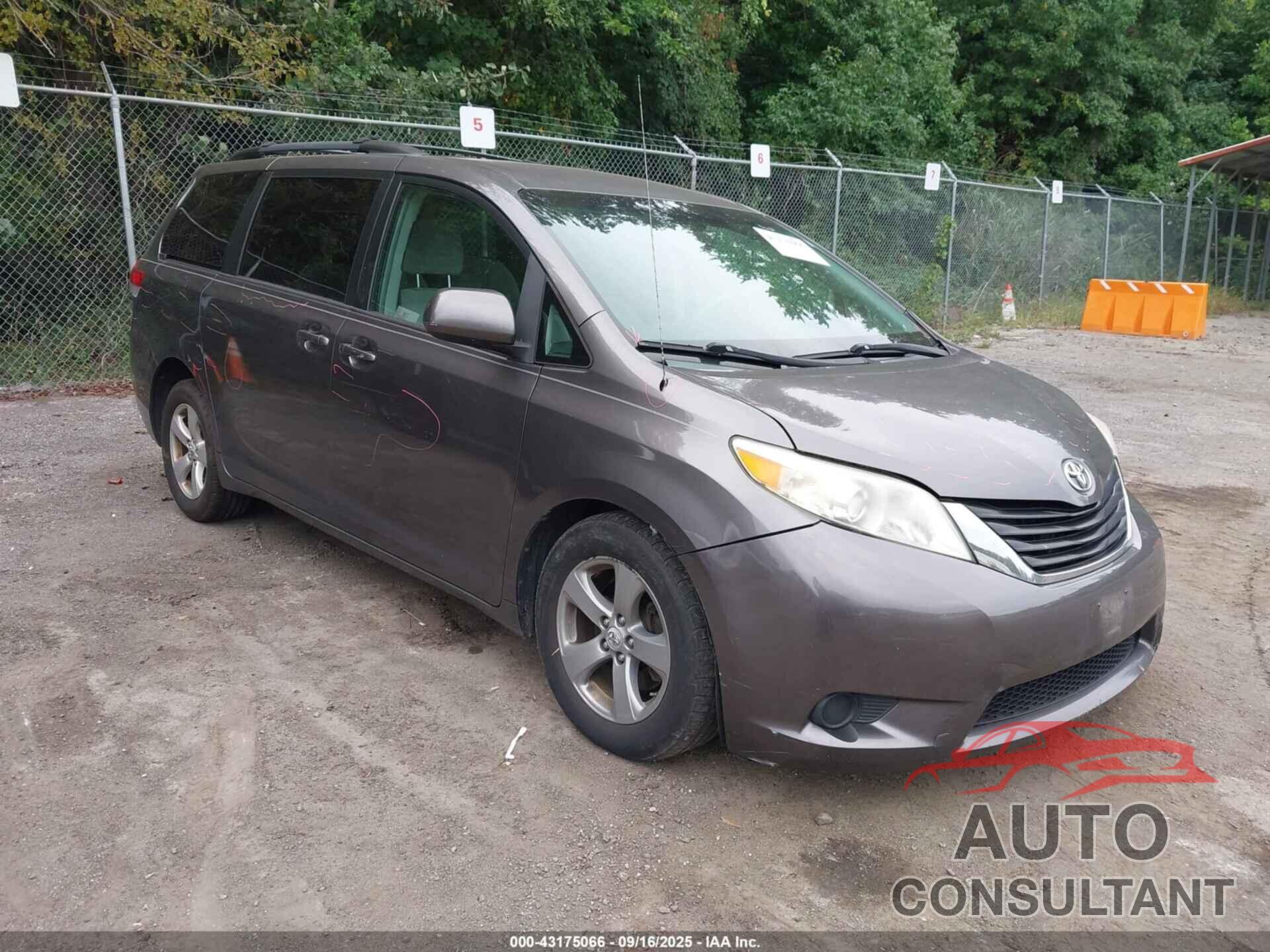 TOYOTA SIENNA 2011 - 5TDKK3DCXBS096051