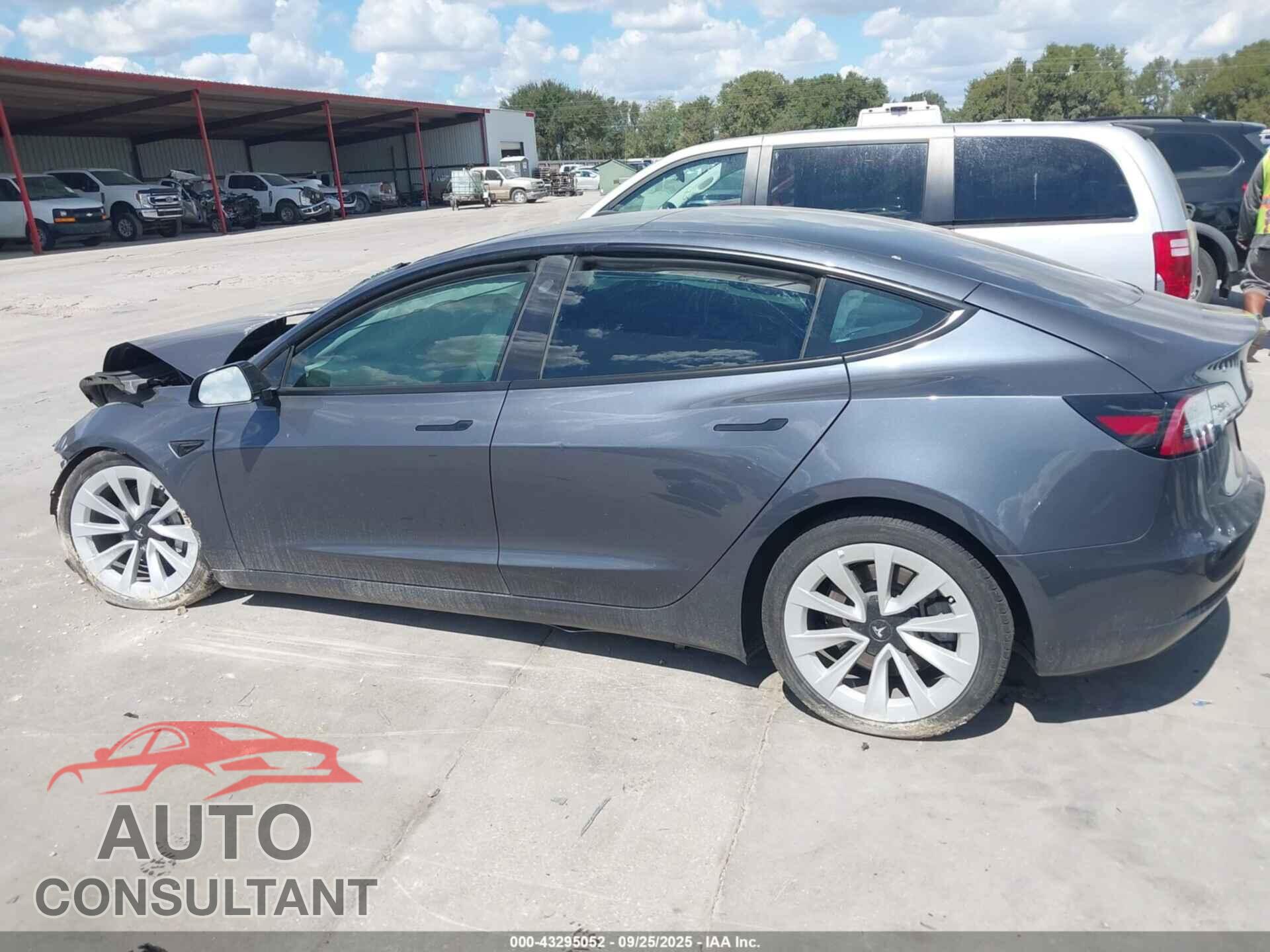 TESLA MODEL 3 2023 - 5YJ3E1EA0PF569044