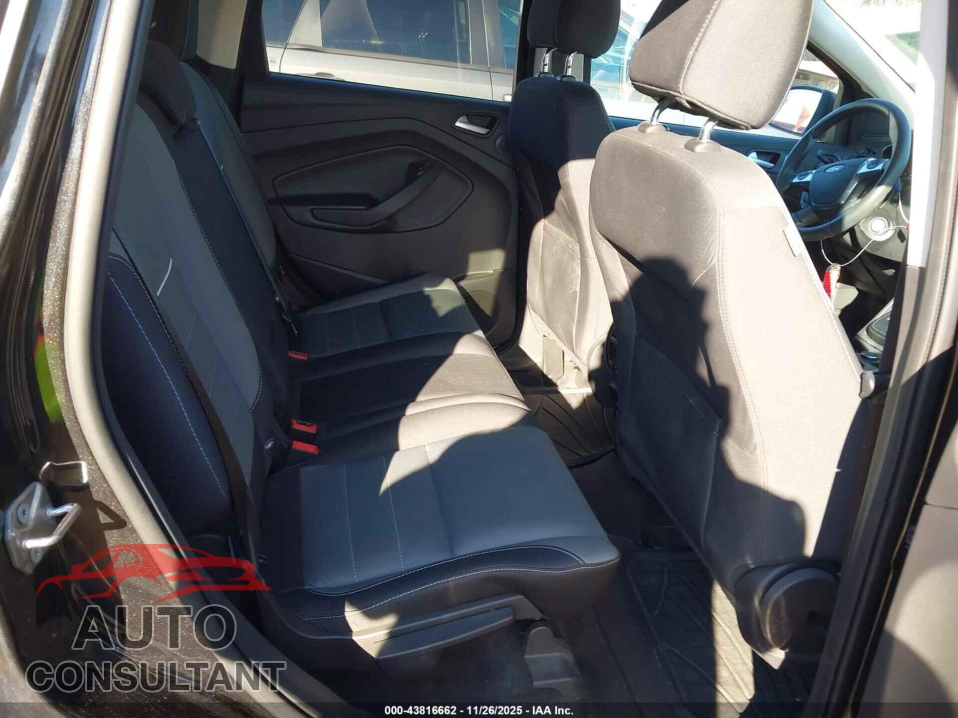 FORD ESCAPE 2015 - 1FMCU9GX1FUC35724