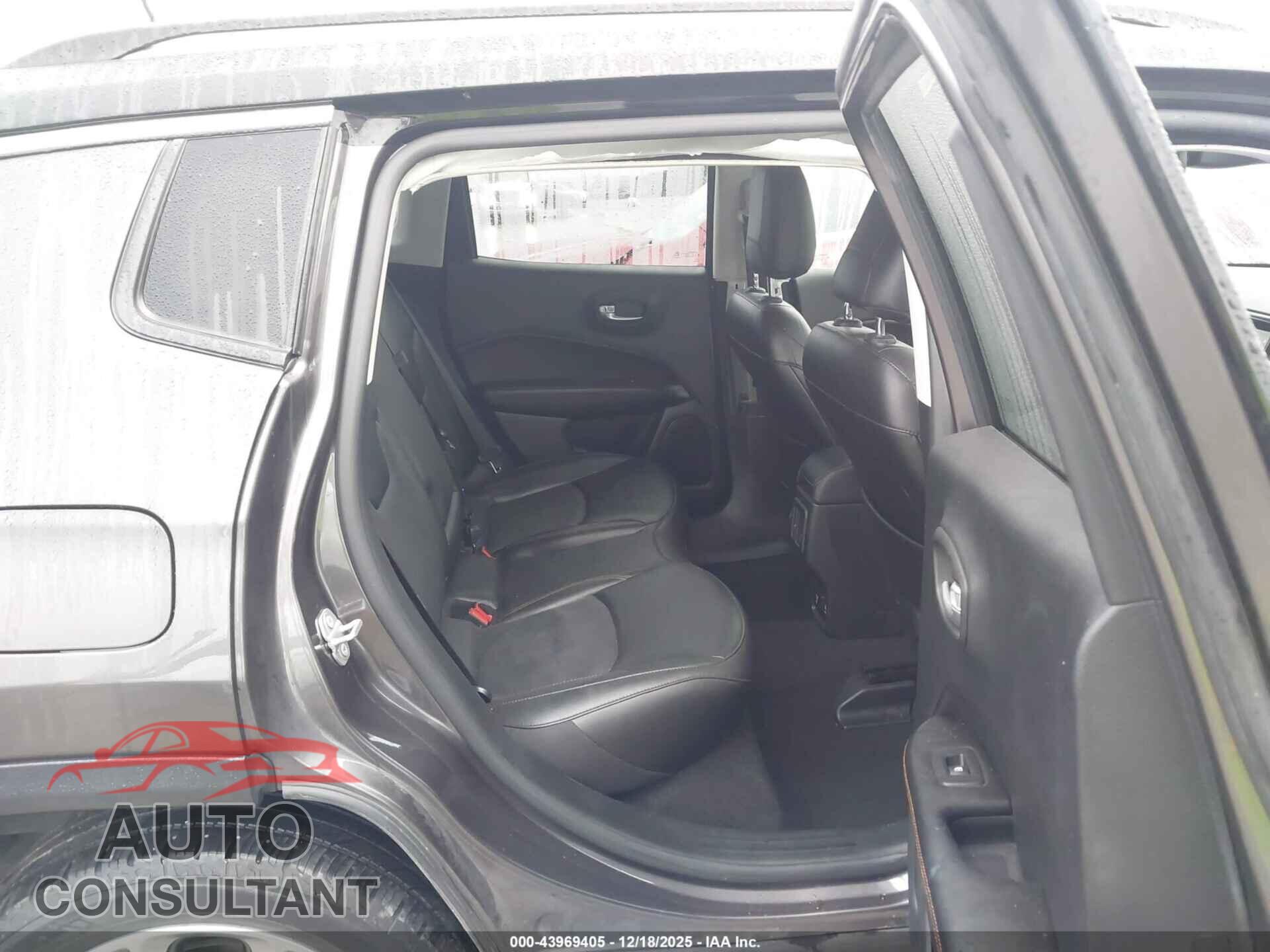 JEEP COMPASS 2021 - 3C4NJDCB4MT556893