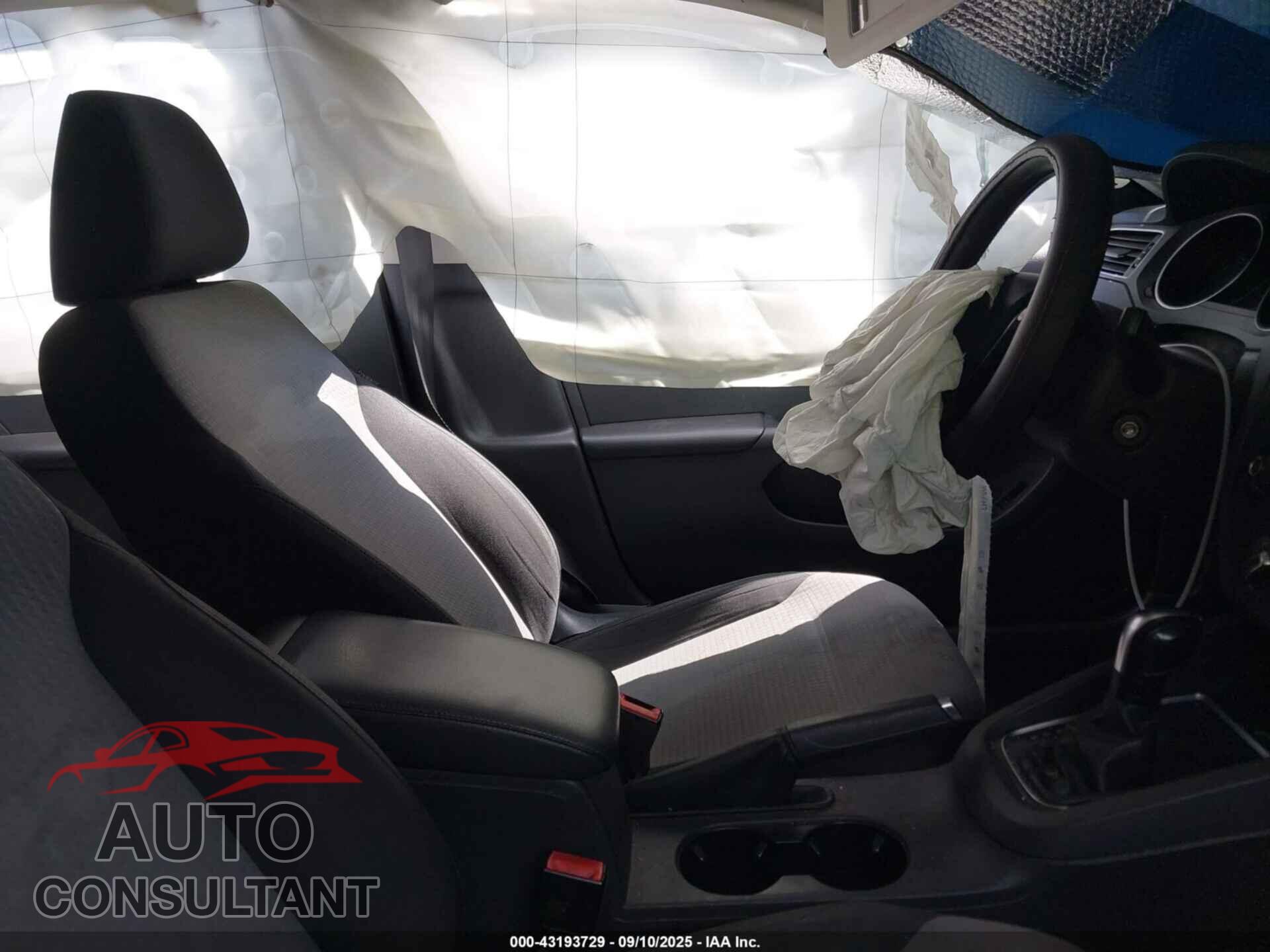 VOLKSWAGEN JETTA 2017 - 3VW2B7AJ6HM281181