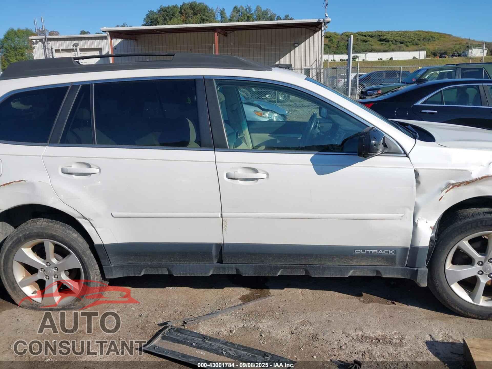 SUBARU OUTBACK 2013 - 4S4BRBGC8D3218519