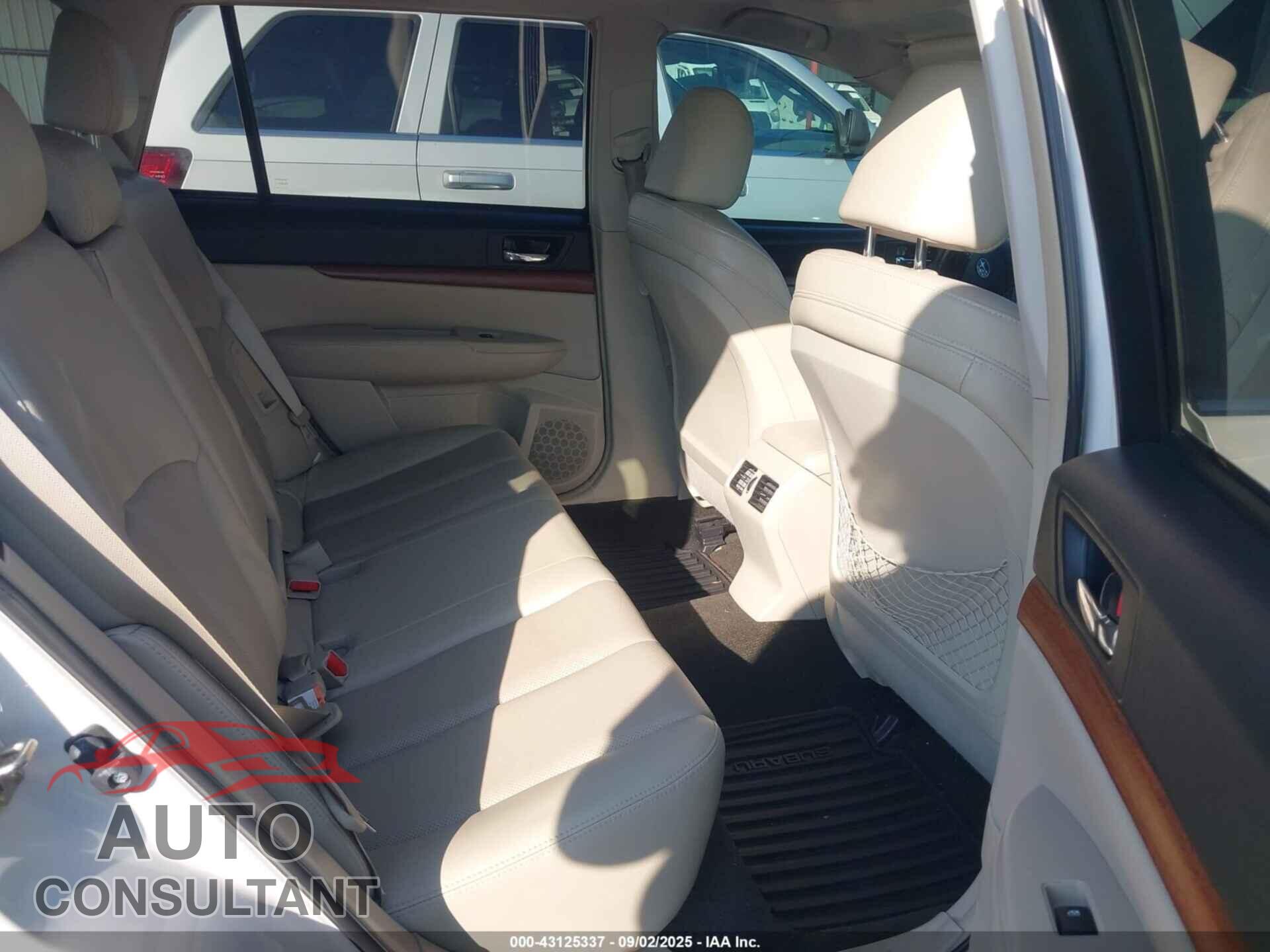SUBARU OUTBACK 2014 - 4S4BRBLC4E3236412