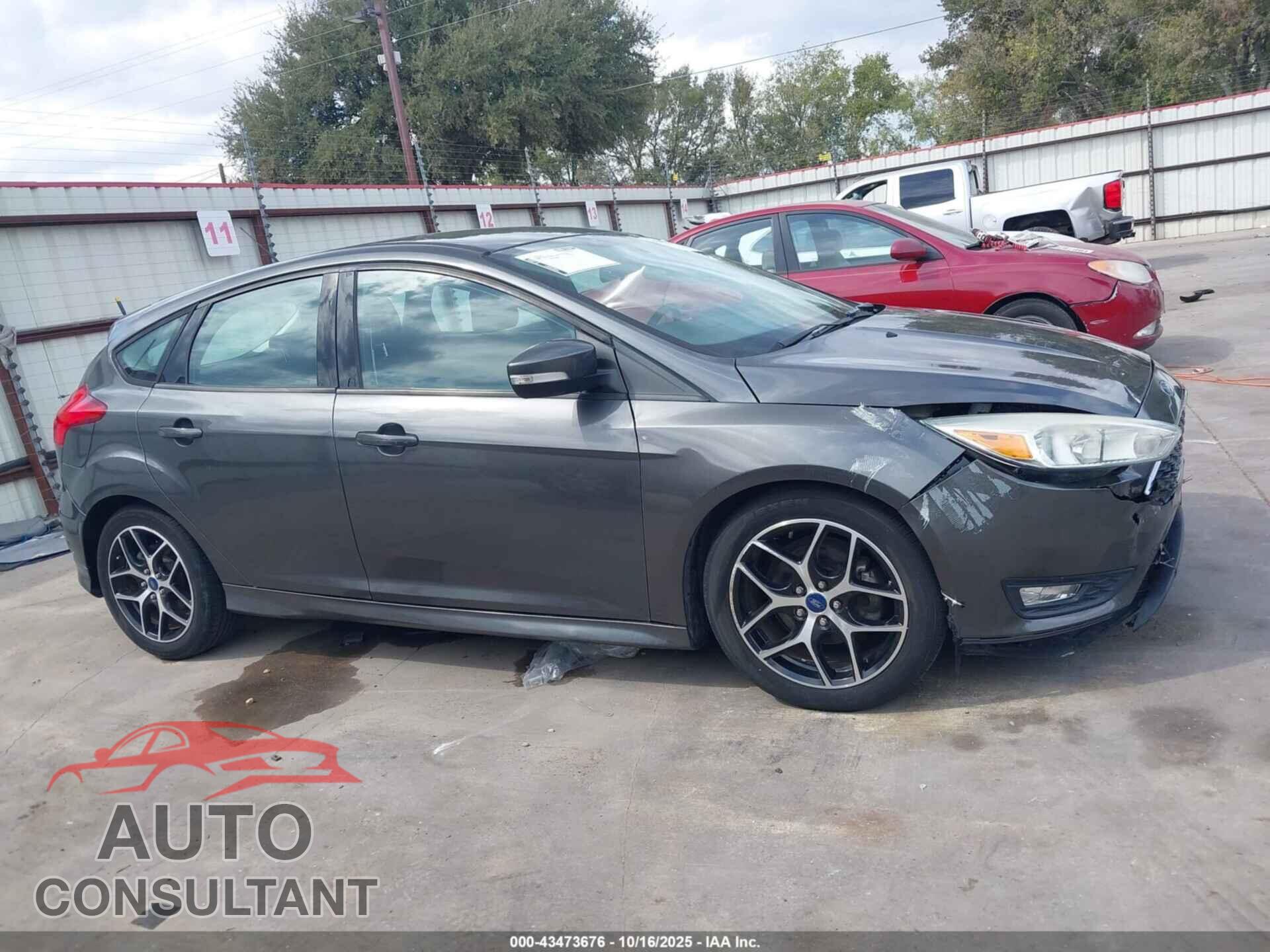 FORD FOCUS 2015 - 1FADP3K27FL221301