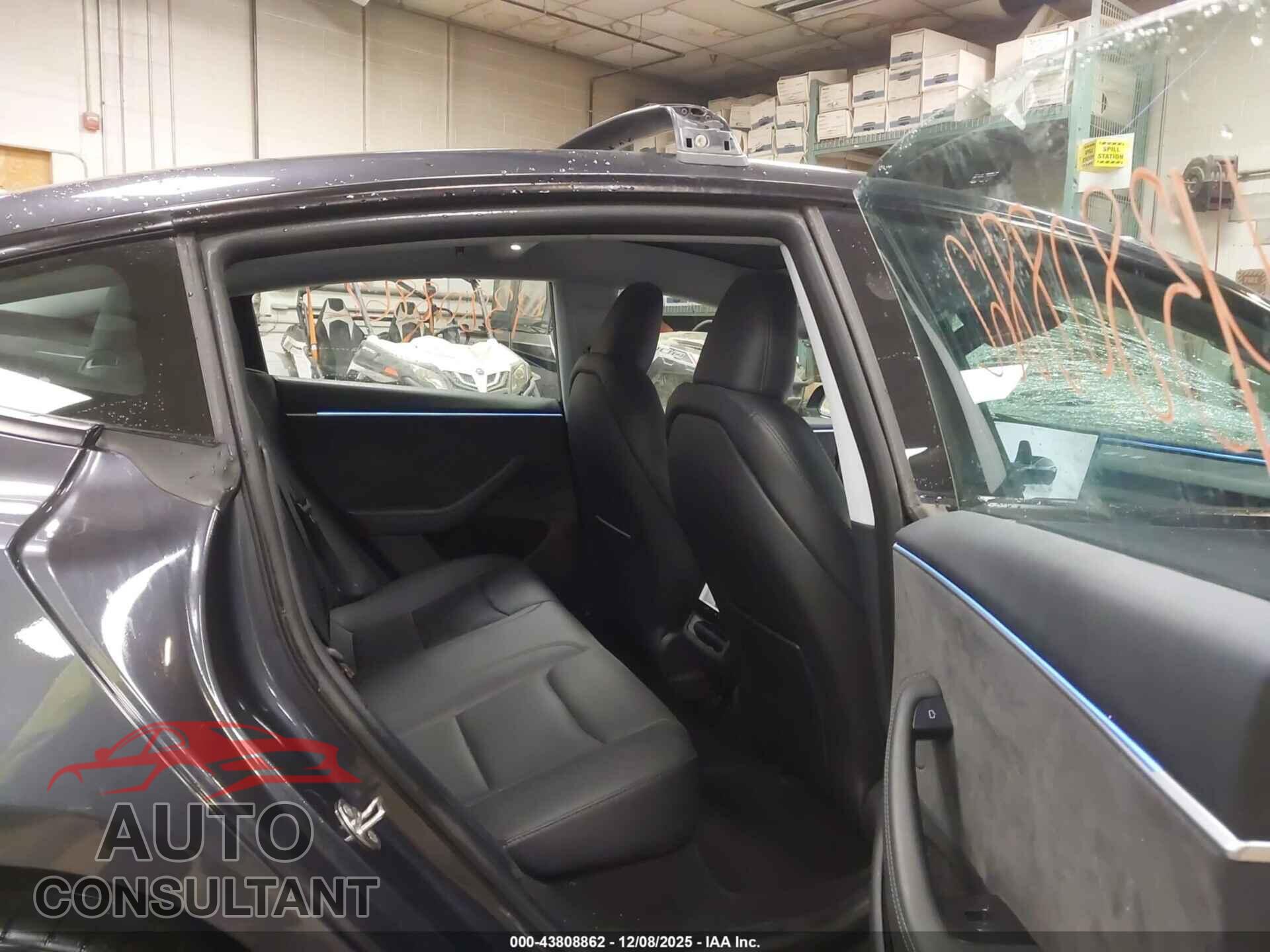 TESLA MODEL 3 2024 - 5YJ3E1EB2RF792911