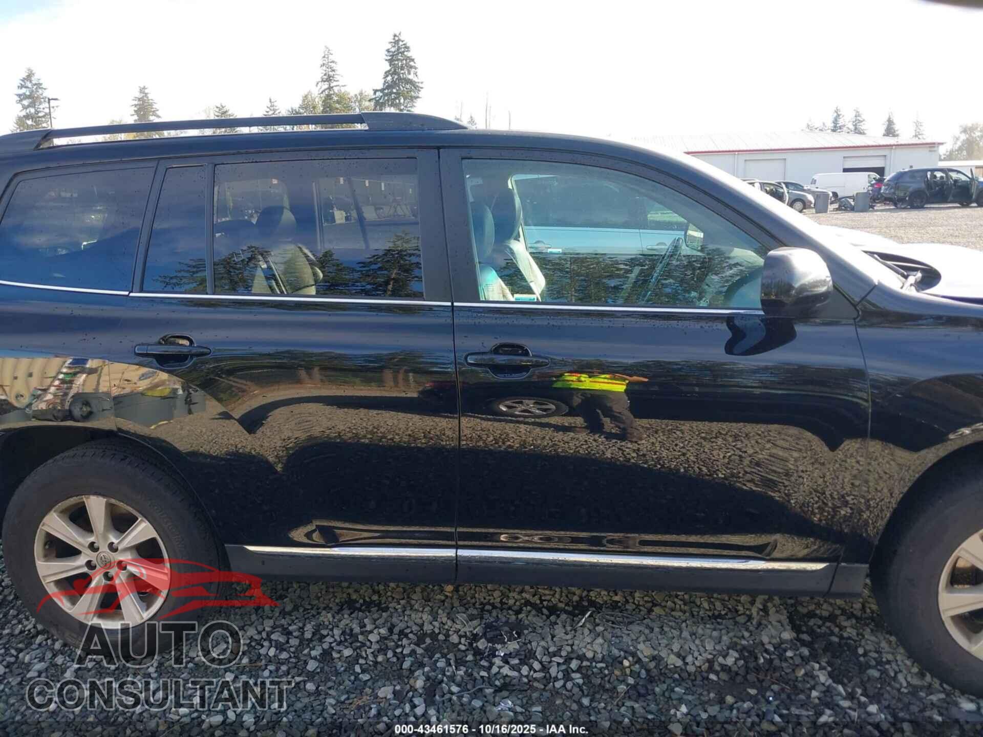 TOYOTA HIGHLANDER 2012 - 5TDBK3EH8CS149048