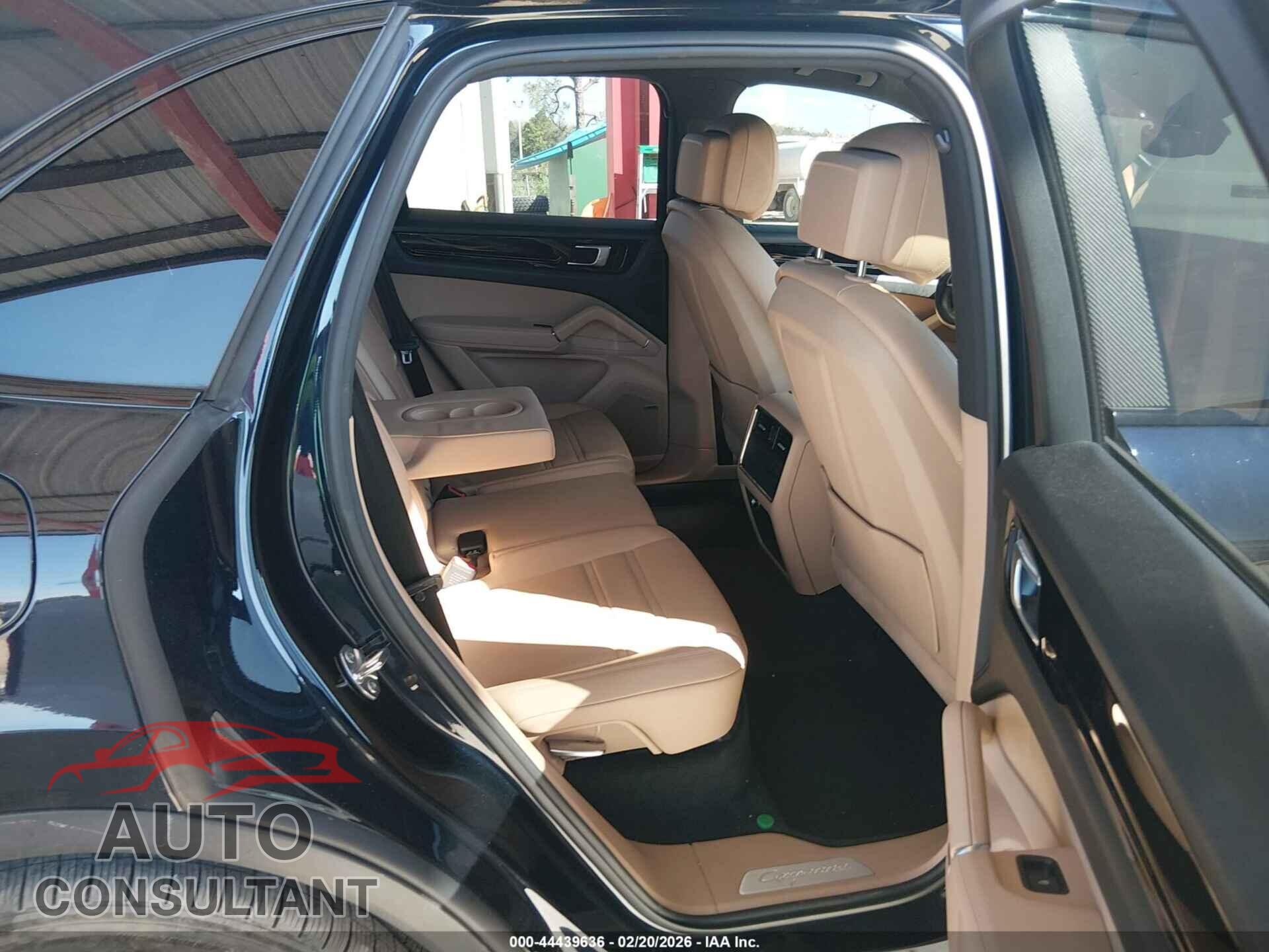 PORSCHE CAYENNE 2019 - WP1AA2AY3KDA16351