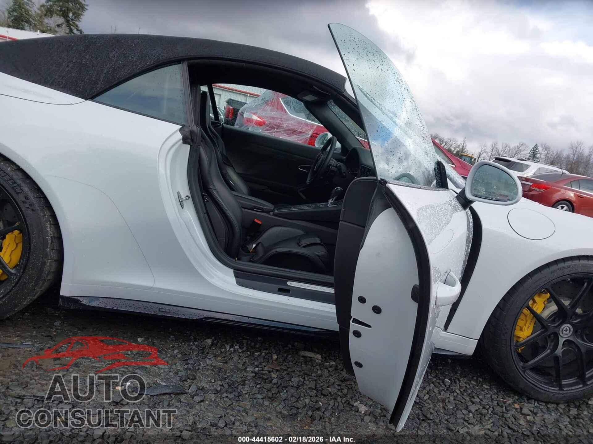 PORSCHE 911 2018 - WP0CB2A93JS147239