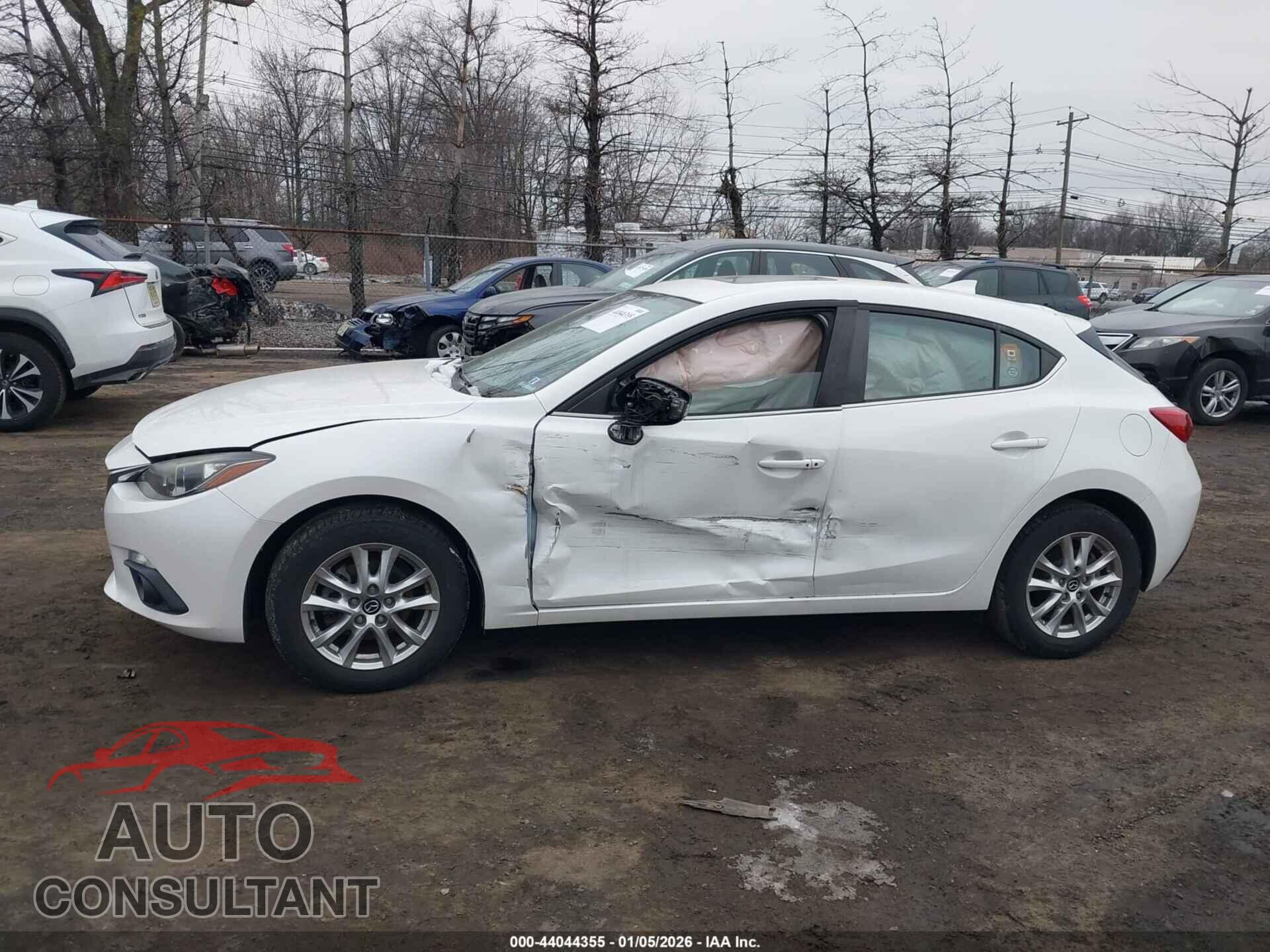 MAZDA MAZDA3 2016 - JM1BM1M76G1340672