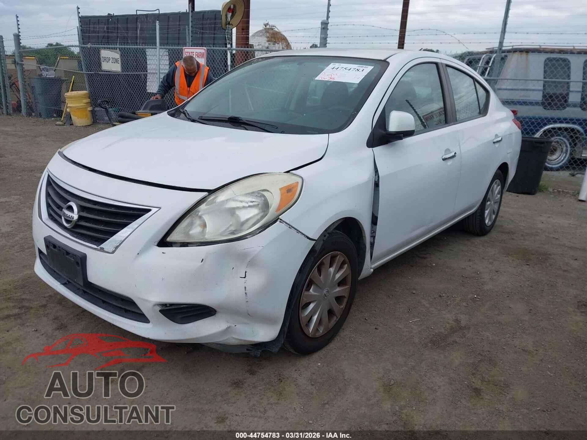 NISSAN VERSA 2012 - 3N1CN7AP9CL814855