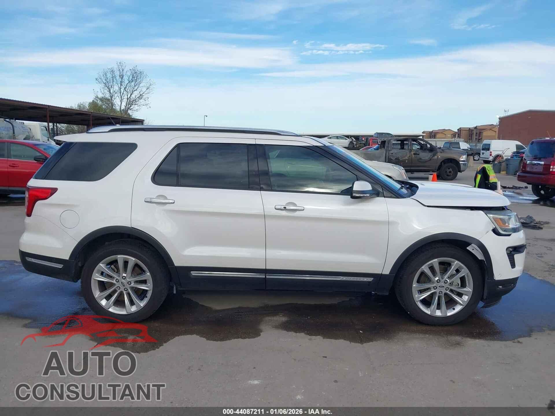 FORD EXPLORER 2018 - 1FM5K7F83JGB77619