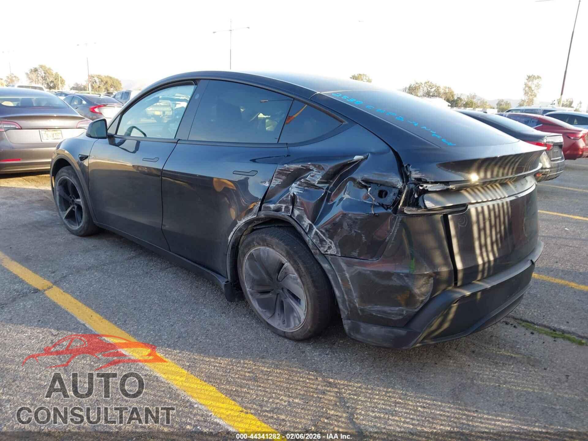 TESLA MODEL Y 2026 - 7SAYGDED9TF522538