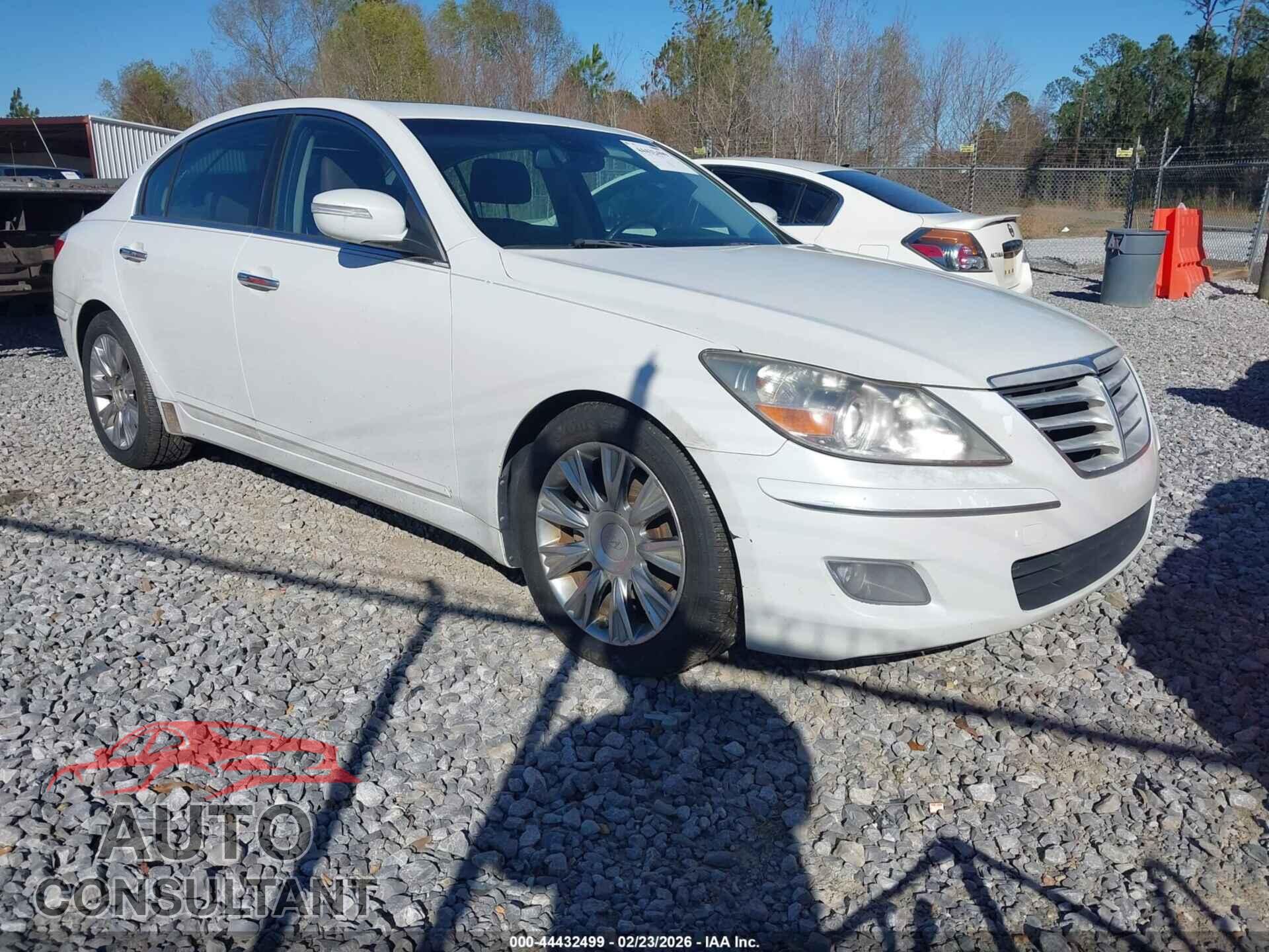 HYUNDAI GENESIS 2011 - KMHGC4DE8BU134832
