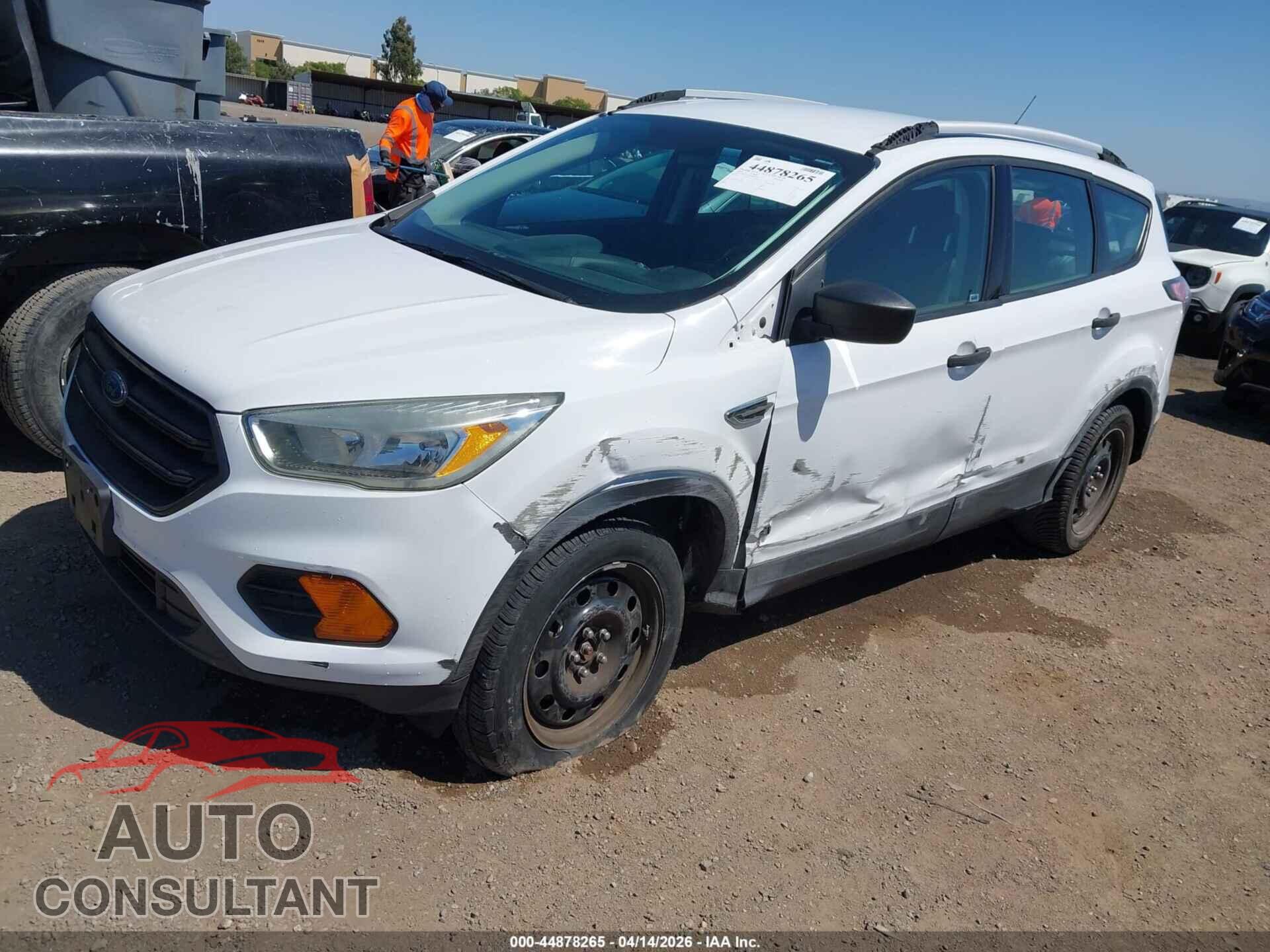 FORD ESCAPE 2017 - 1FMCU0F79HUA23458