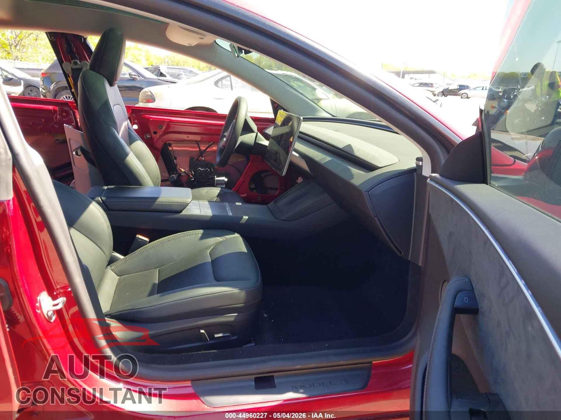 TESLA MODEL 3 2024 - 5YJ3E1EBXRF843667
