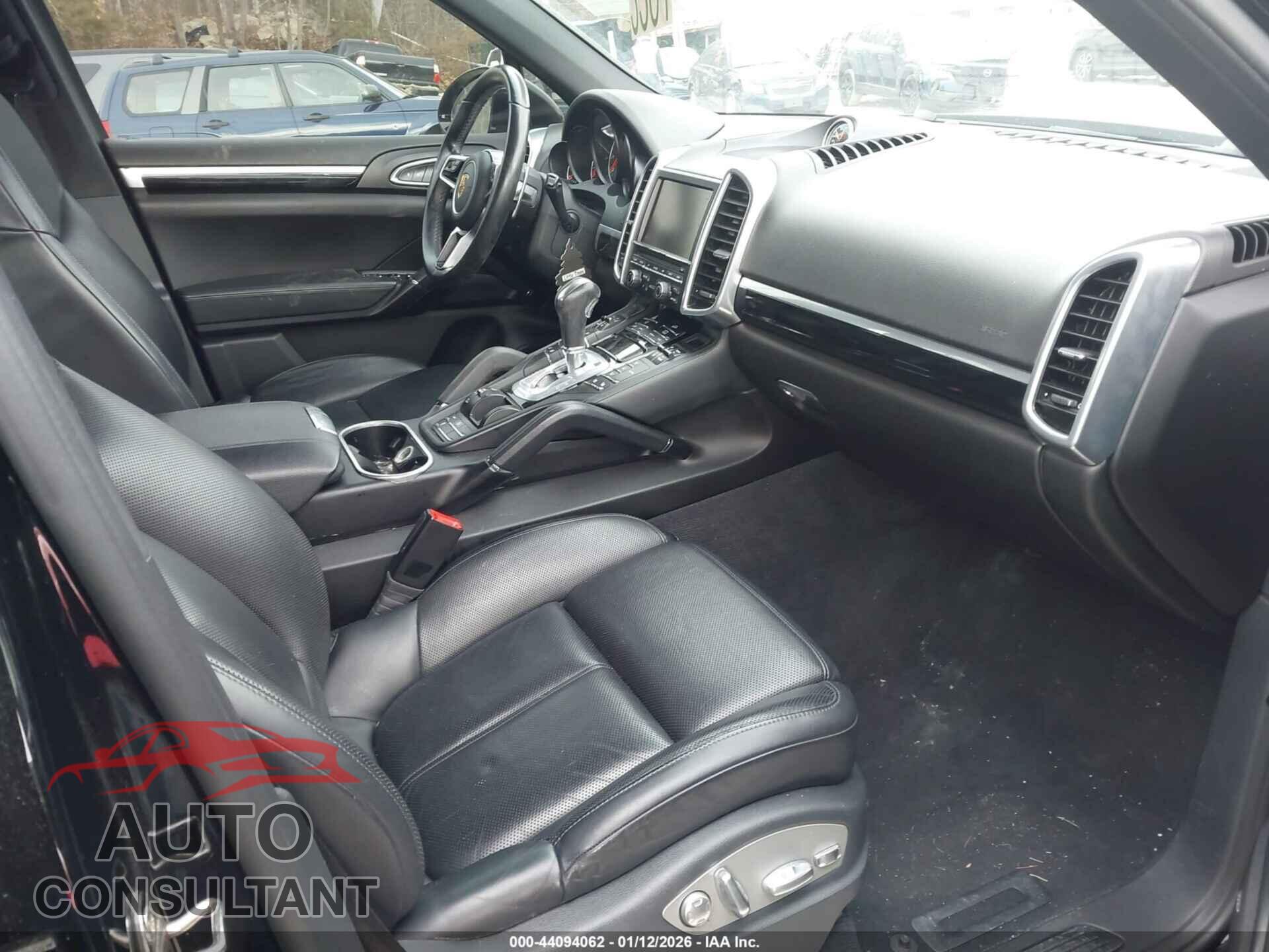 PORSCHE CAYENNE 2016 - WP1AA2A27GKA11085