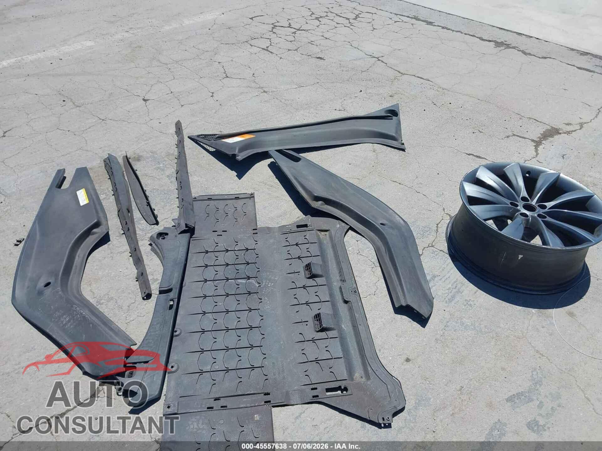 TESLA MODEL S 2013 - 5YJSA1CN8DFP28983