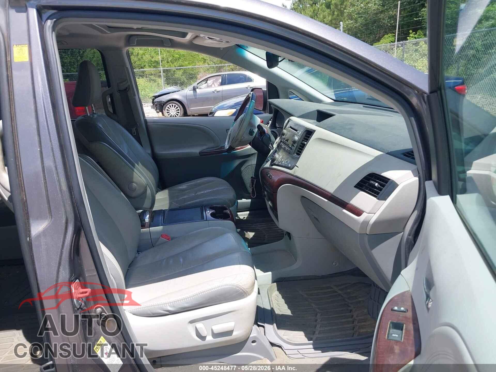 TOYOTA SIENNA 2012 - 5TDYK3DC5CS221128