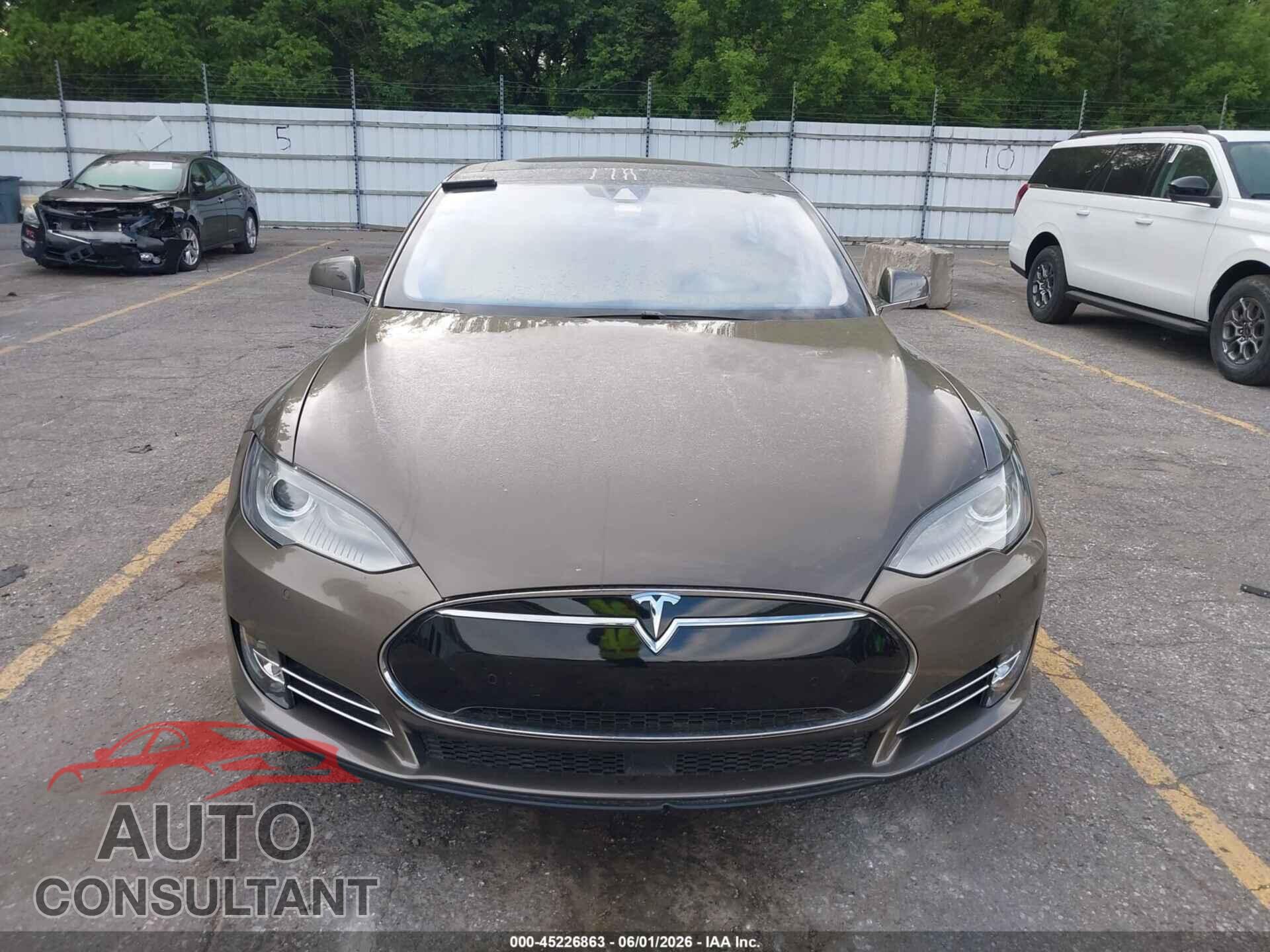 TESLA MODEL S 2015 - 5YJSA1E26FF119607