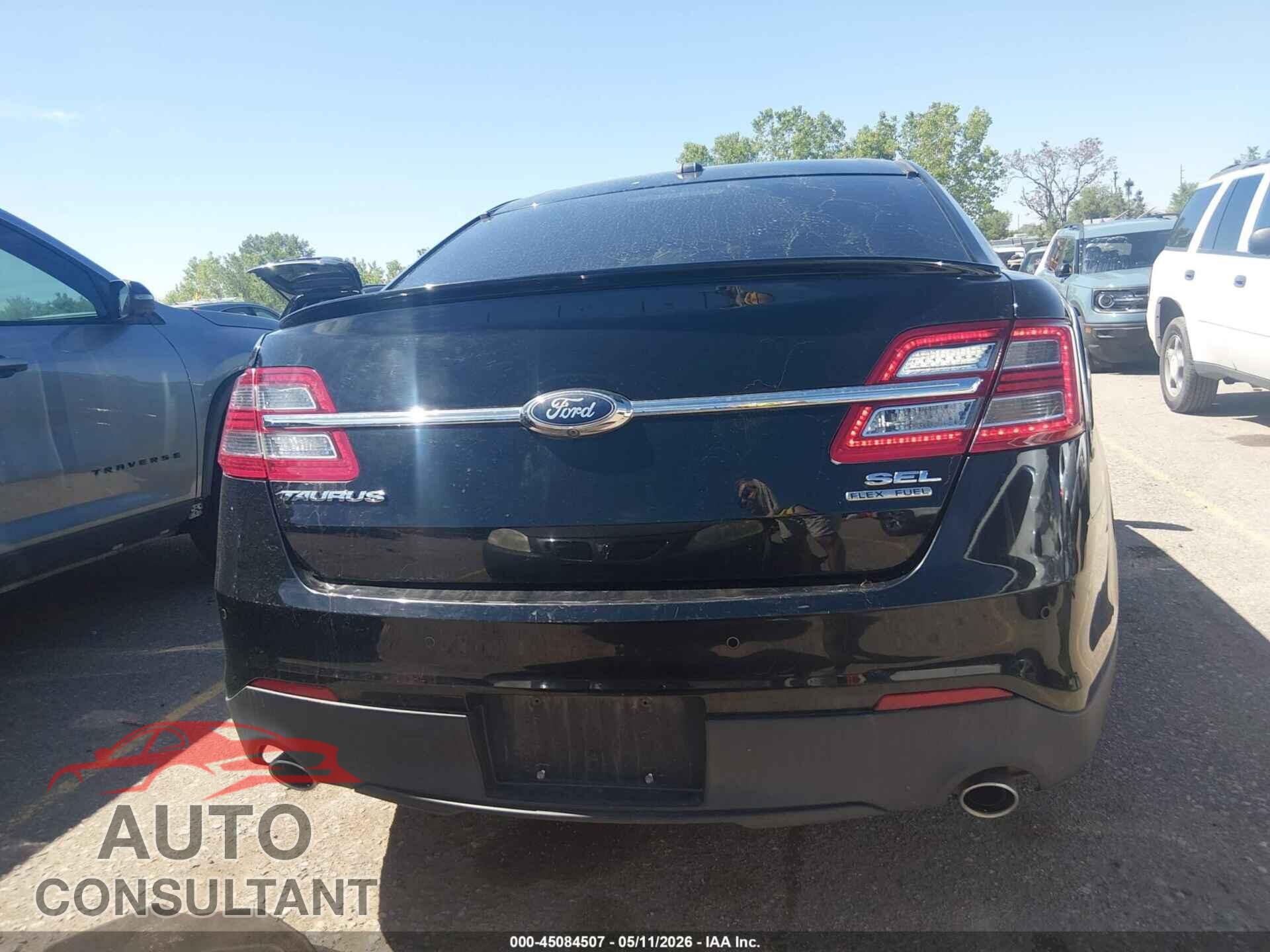 FORD TAURUS 2017 - 1FAHP2E88HG137642