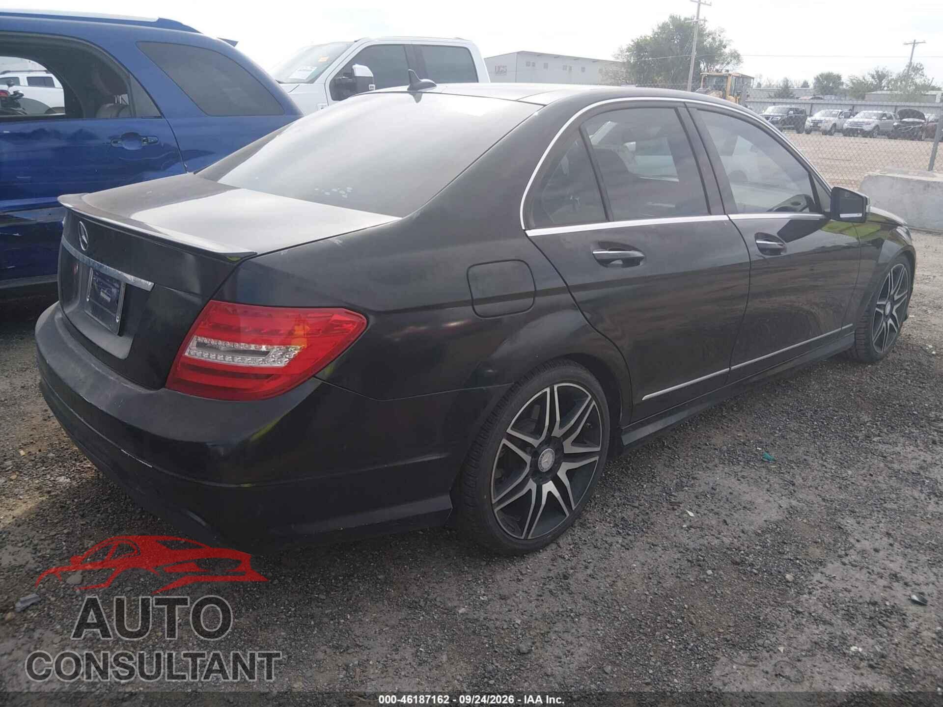 MERCEDES-BENZ C-CLASS 2013 - WDDGF4HB2DR250082