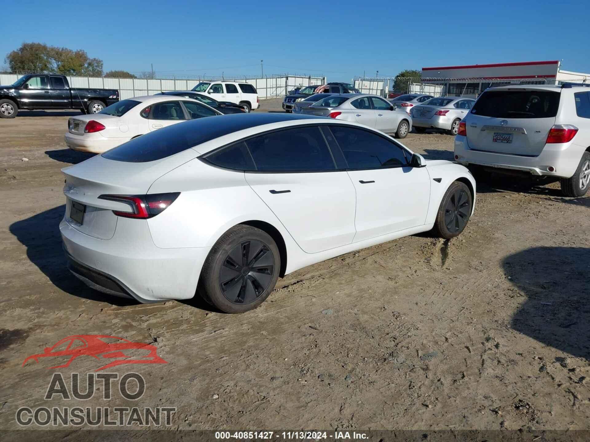 TESLA MODEL 3 2024 - 5YJ3E1EA4RF732586