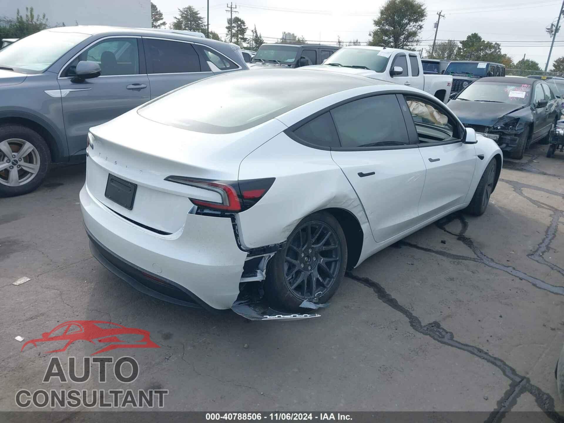 TESLA MODEL 3 2024 - 5YJ3E1EA0RF733539