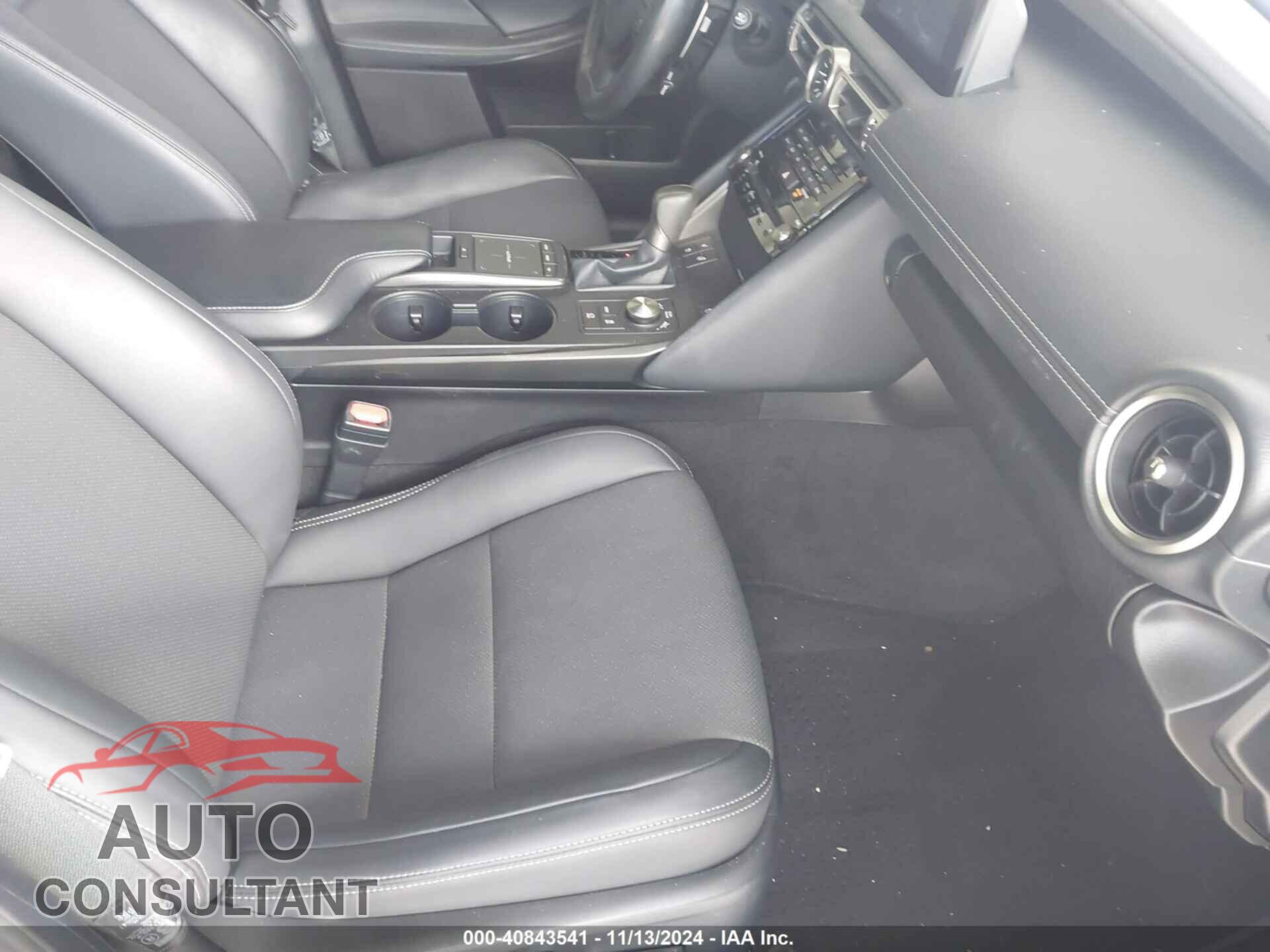LEXUS IS 300 2021 - JTHCA1D29M5116932