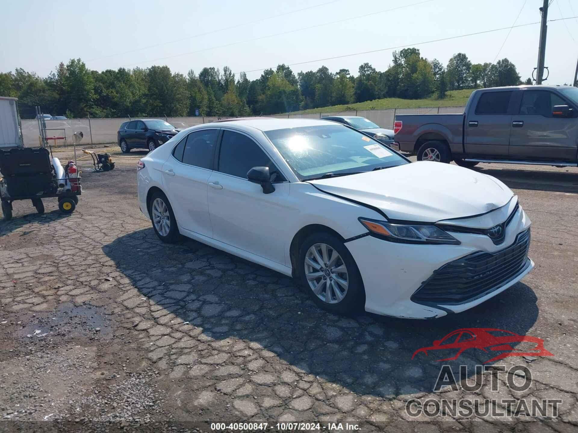TOYOTA CAMRY 2018 - 4T1B11HK7JU675156