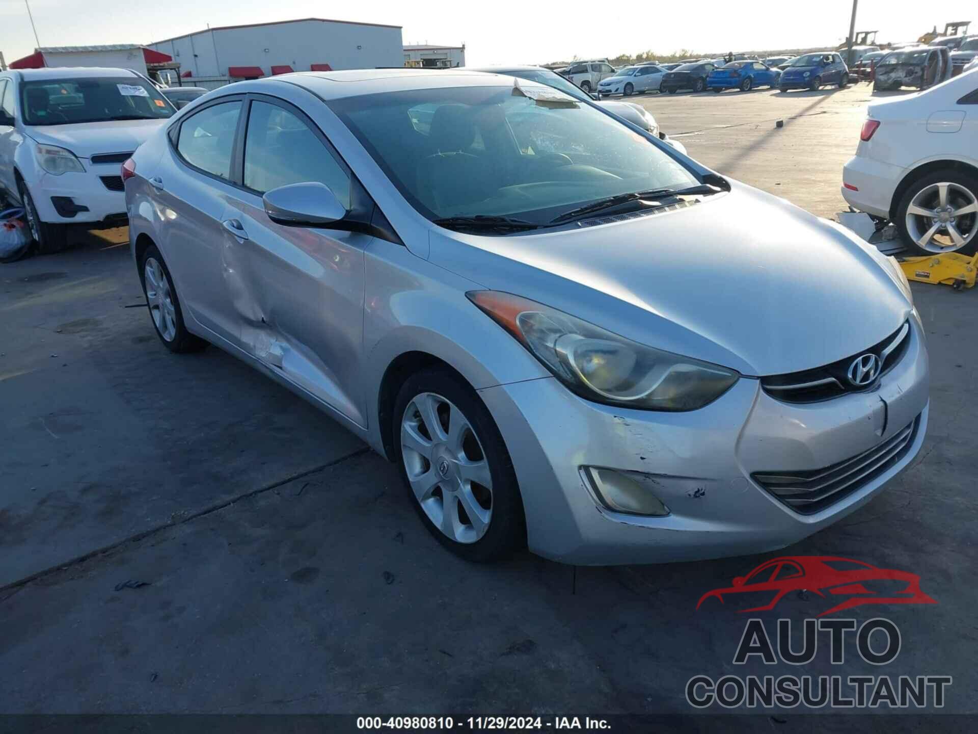 HYUNDAI ELANTRA 2011 - KMHDH4AE2BU151795