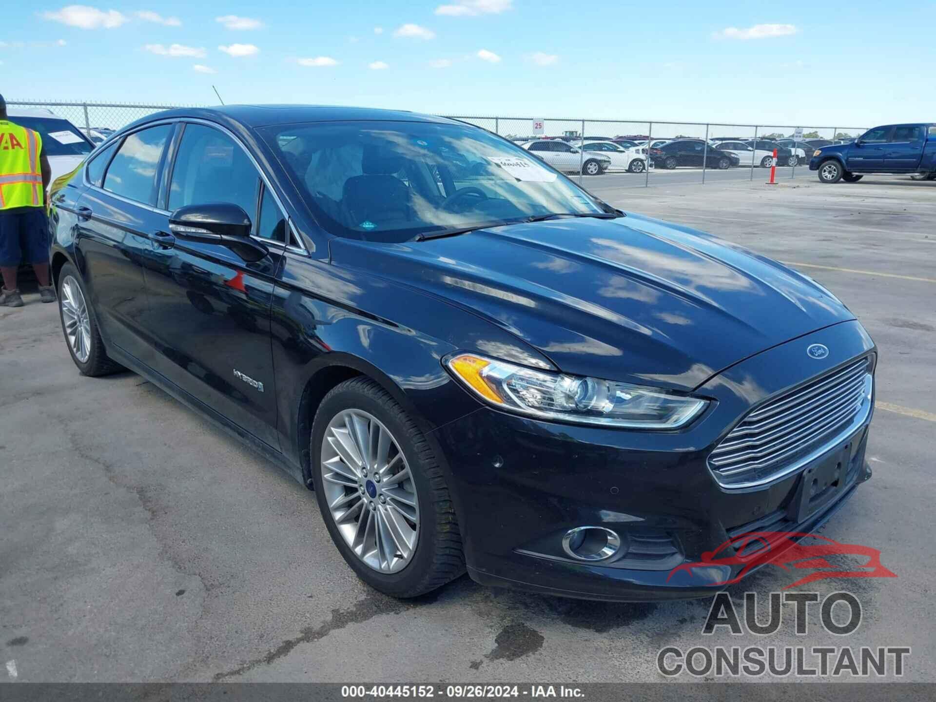 FORD FUSION HYBRID 2013 - 3FA6P0LU6DR273119
