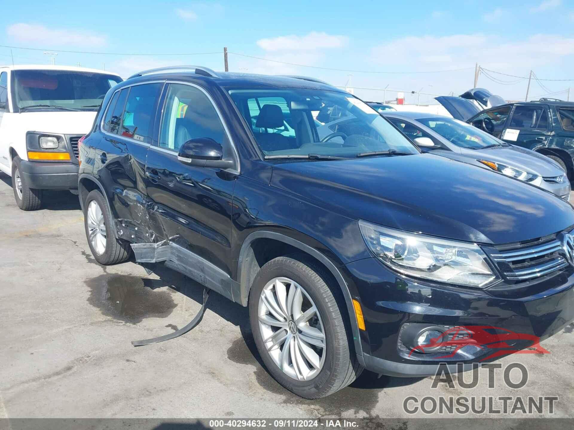 VOLKSWAGEN TIGUAN 2016 - WVGBV7AX0GW518644