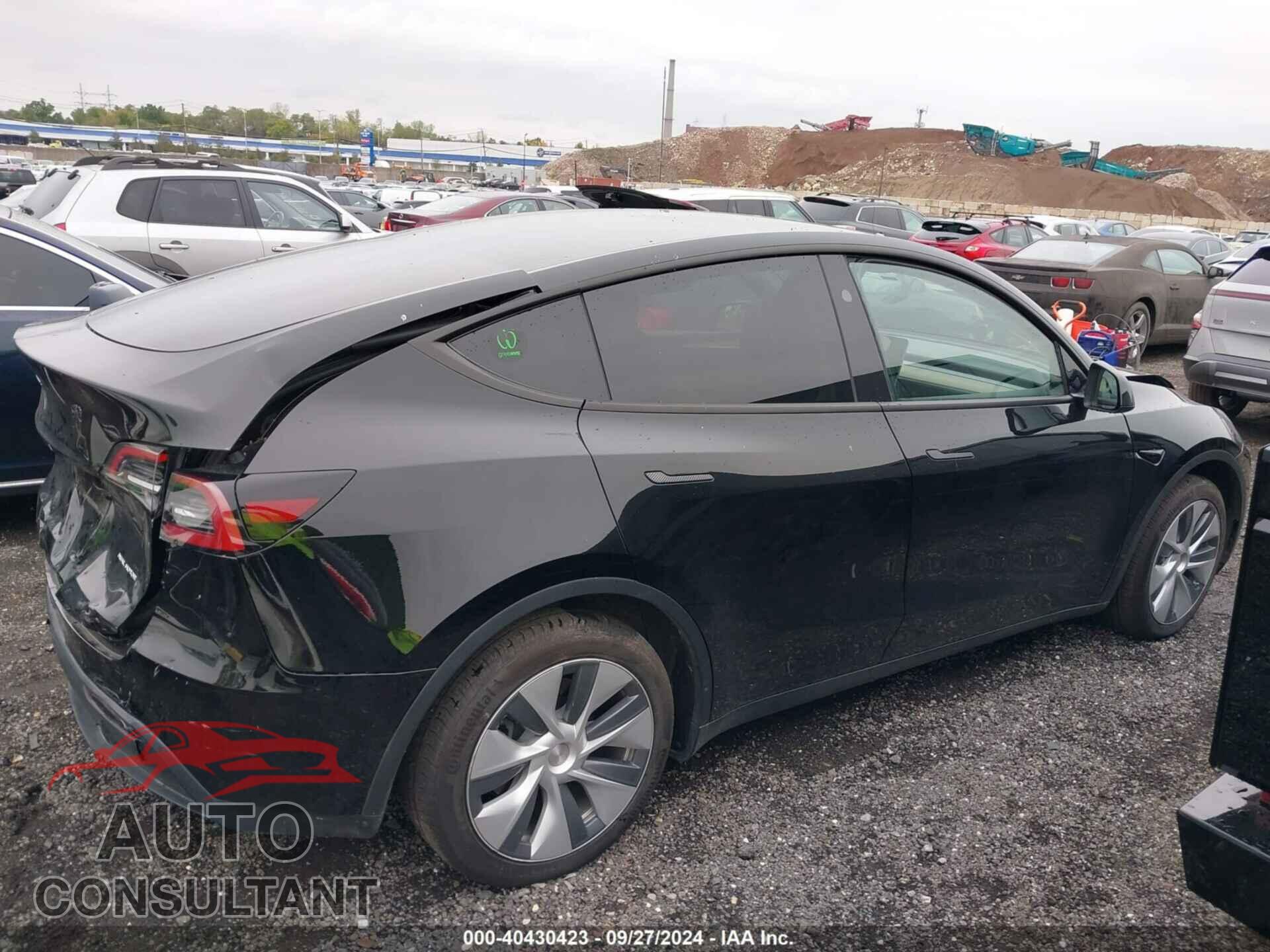 TESLA MODEL Y 2023 - 7SAYGAEE1PF923367