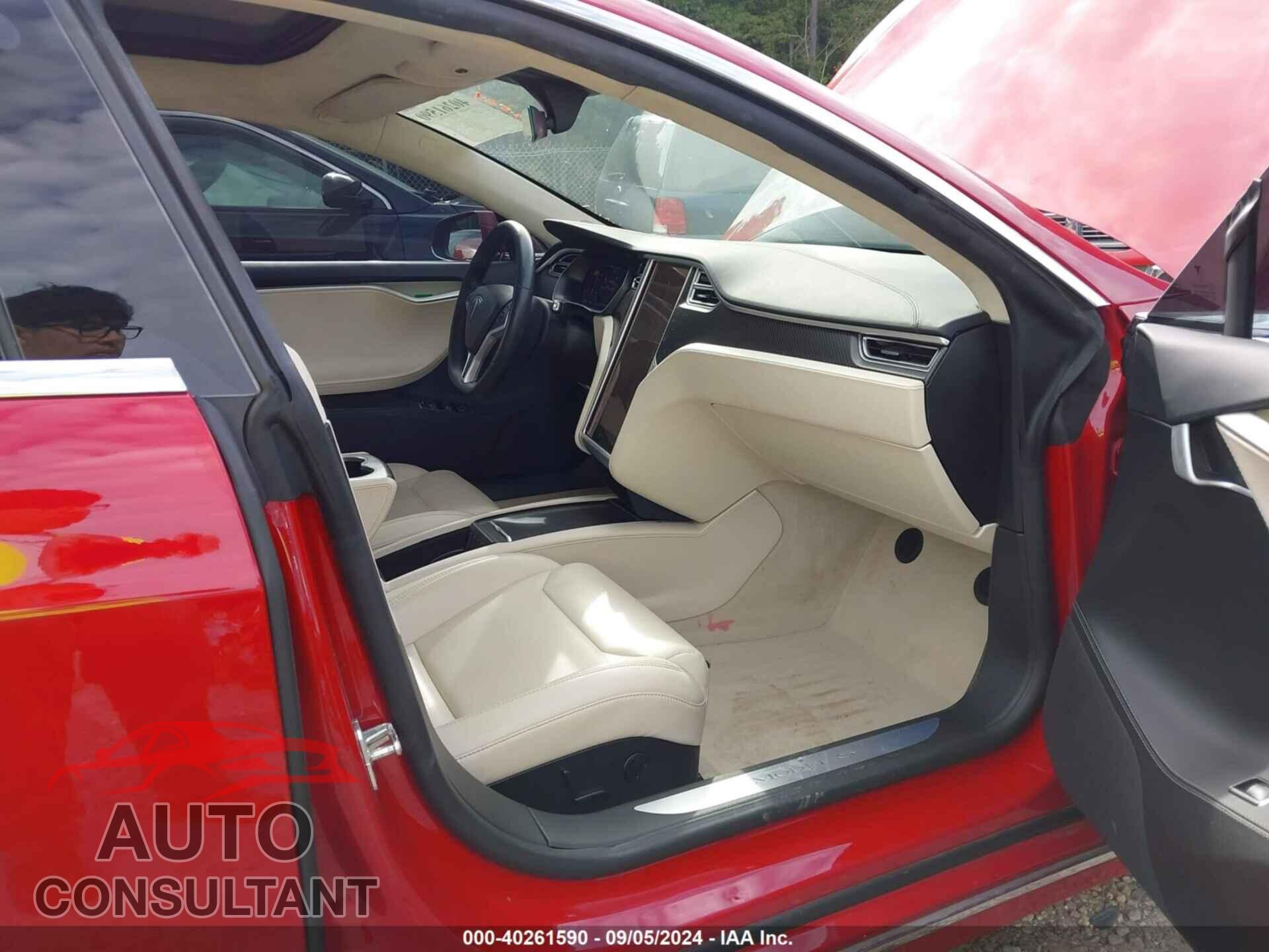 TESLA MODEL S 2017 - 5YJSA1E44HF221007