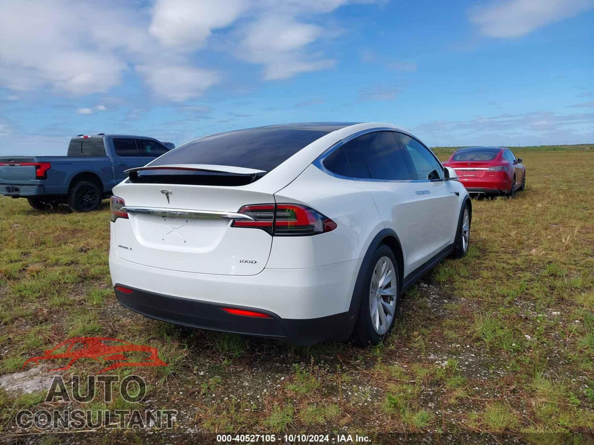 TESLA MODEL X 2017 - 5YJXCBE20HF061003