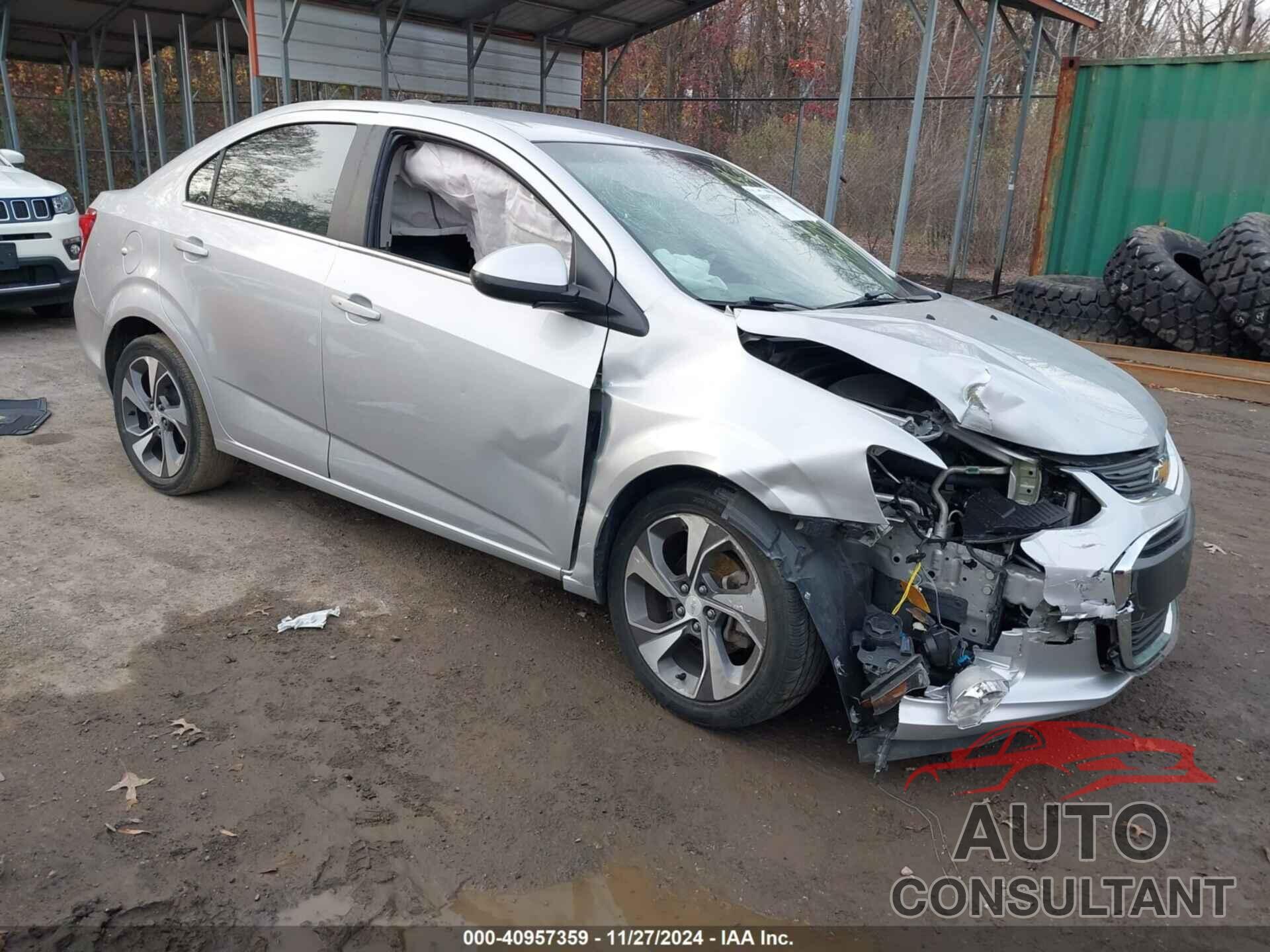 CHEVROLET SONIC 2019 - 1G1JF5SB5K4121903