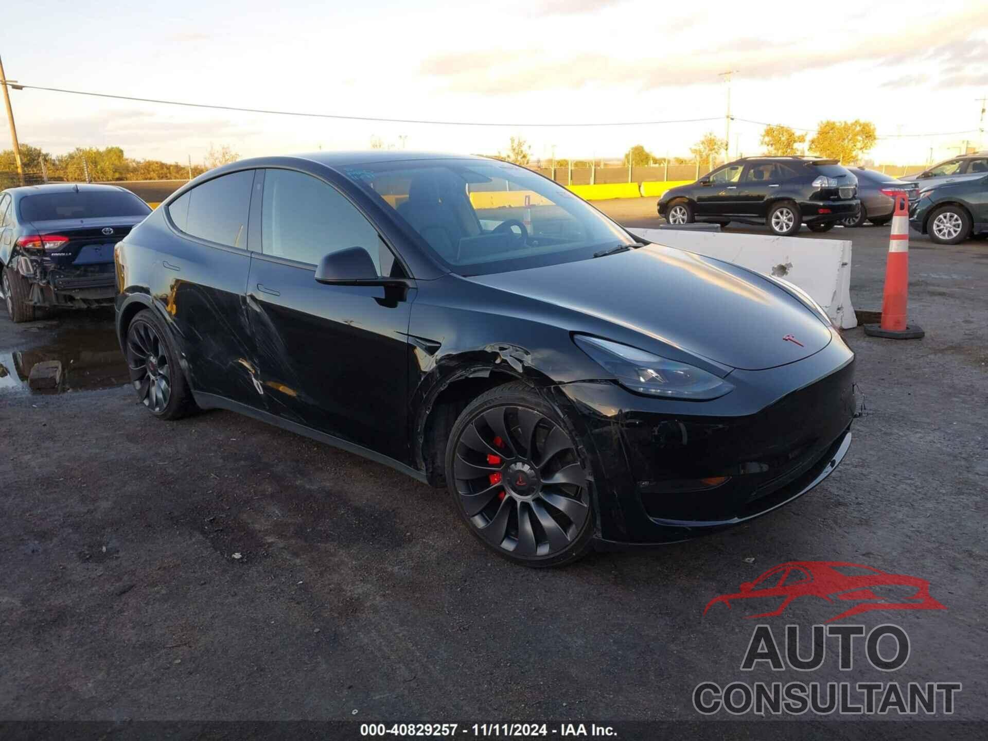 TESLA MODEL Y 2023 - 7SAYGDEF6PF668564