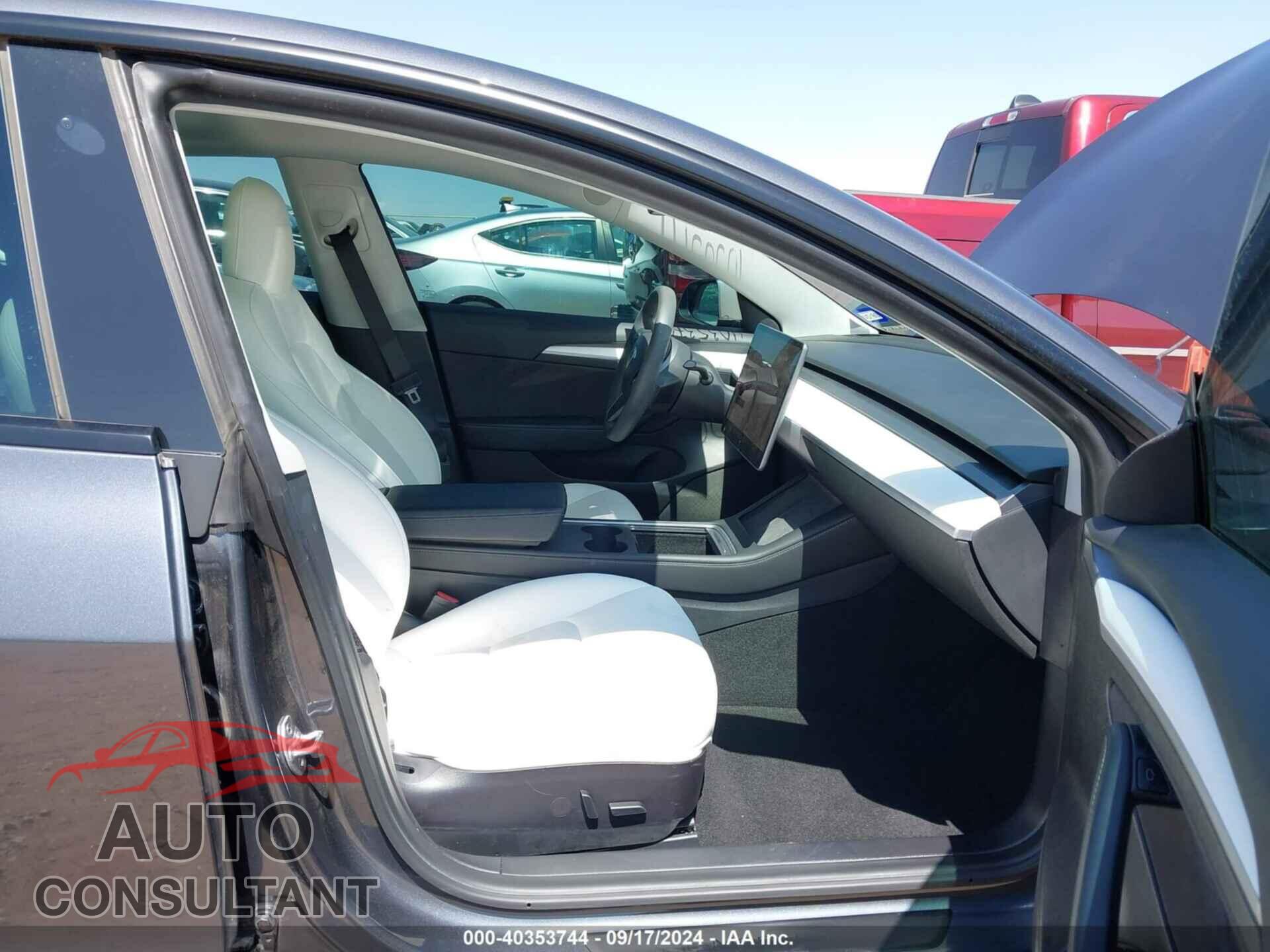TESLA MODEL 3 2021 - 5YJ3E1EA0MF031956