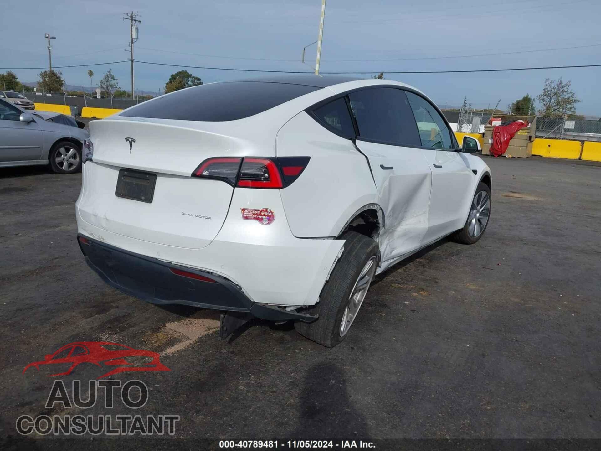TESLA MODEL Y 2021 - 5YJYGDEEXMF100687