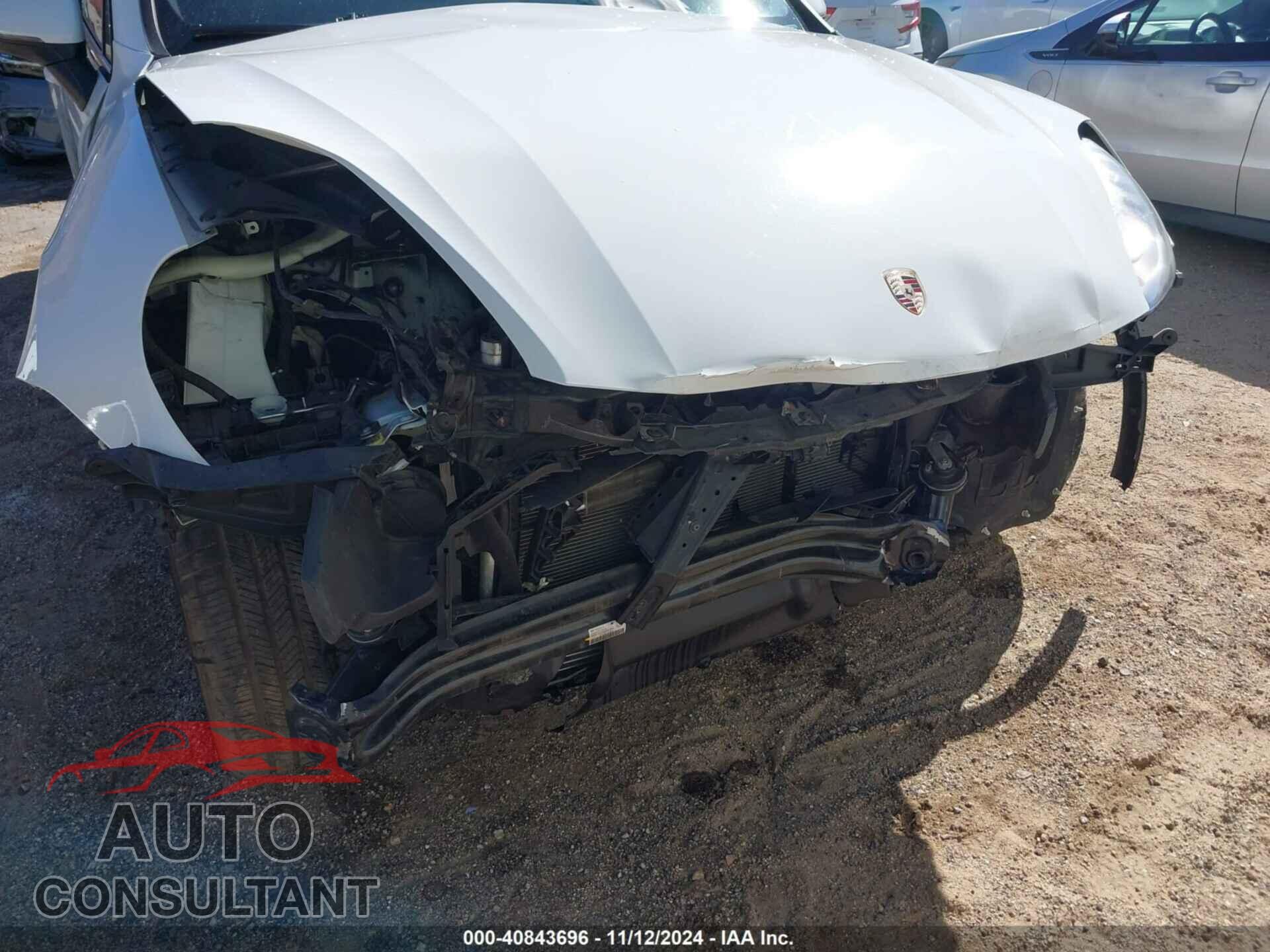 PORSCHE CAYENNE 2016 - WP1AA2A28GKA09815