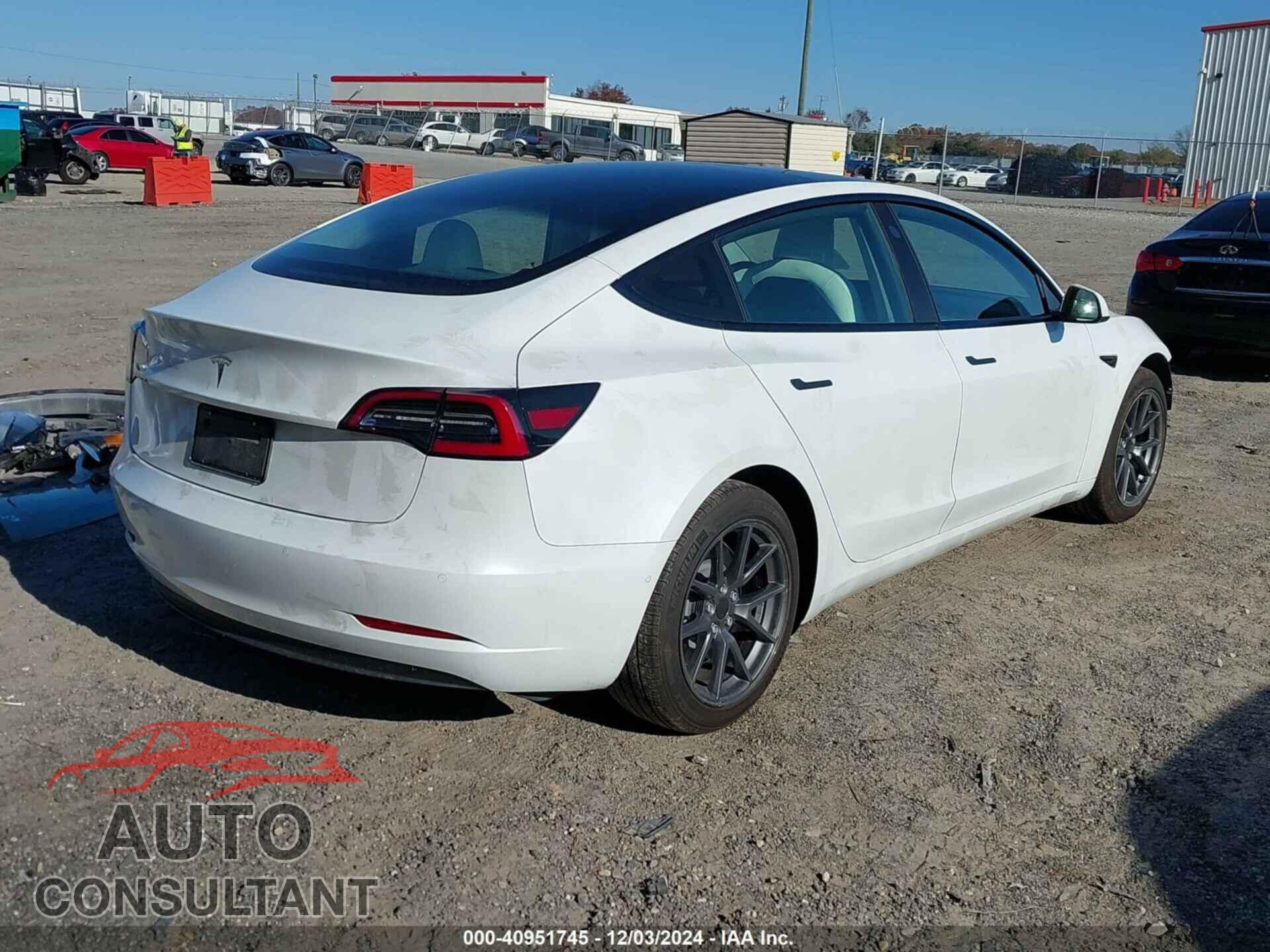 TESLA MODEL 3 2021 - 5YJ3E1EA8MF851900