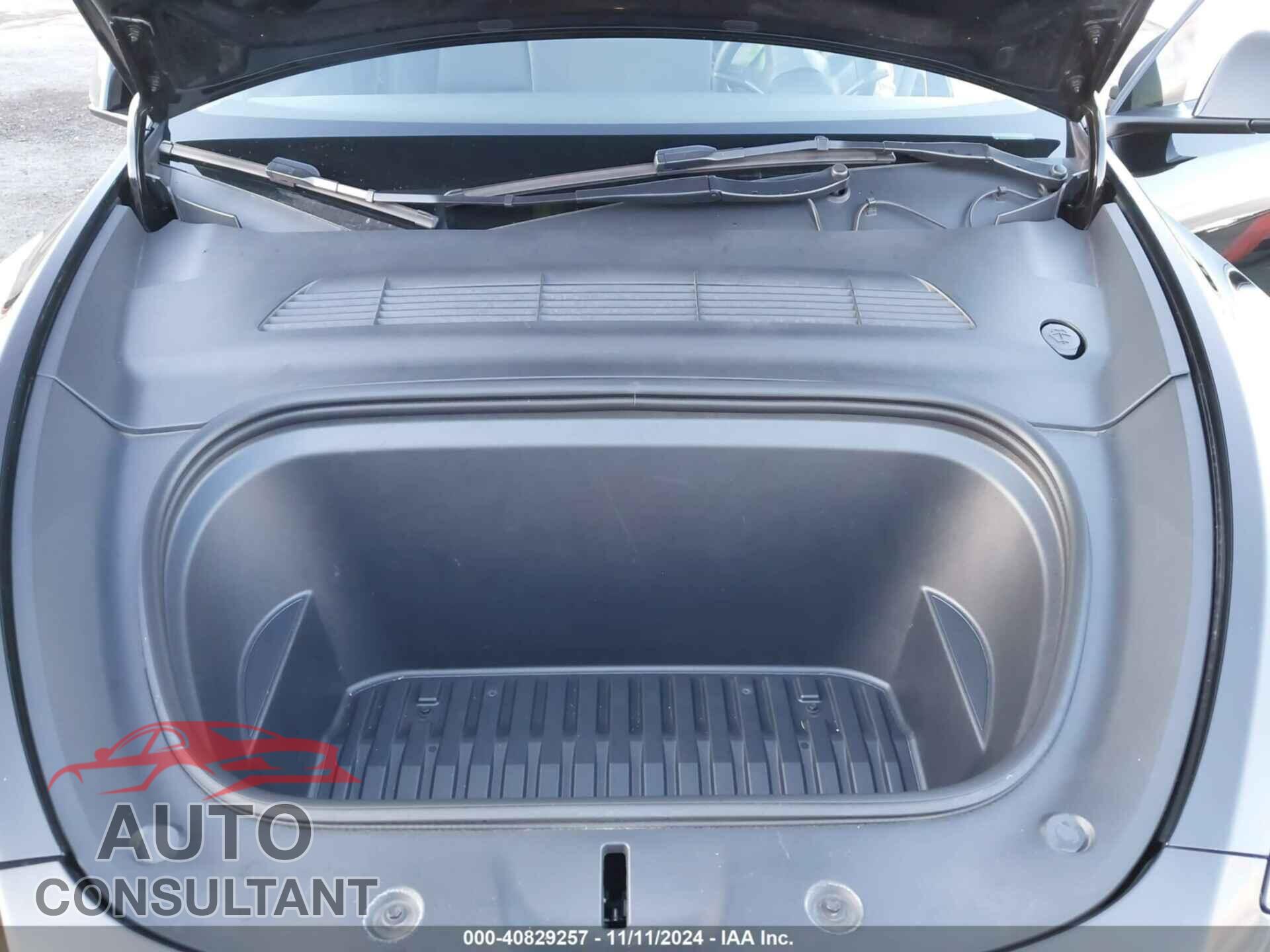 TESLA MODEL Y 2023 - 7SAYGDEF6PF668564