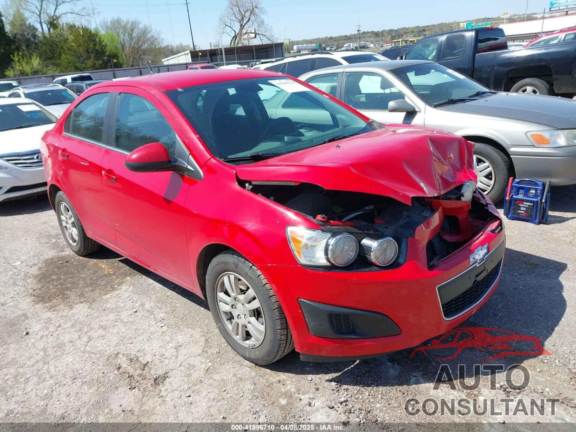 CHEVROLET SONIC 2013 - 1G1JC5SH4D4218557